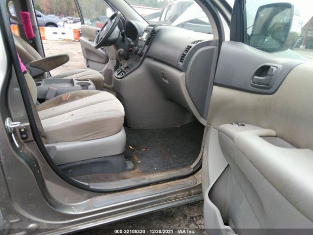 Photo 4 VIN: KNDMG4C77B6372173 - KIA SEDONA 