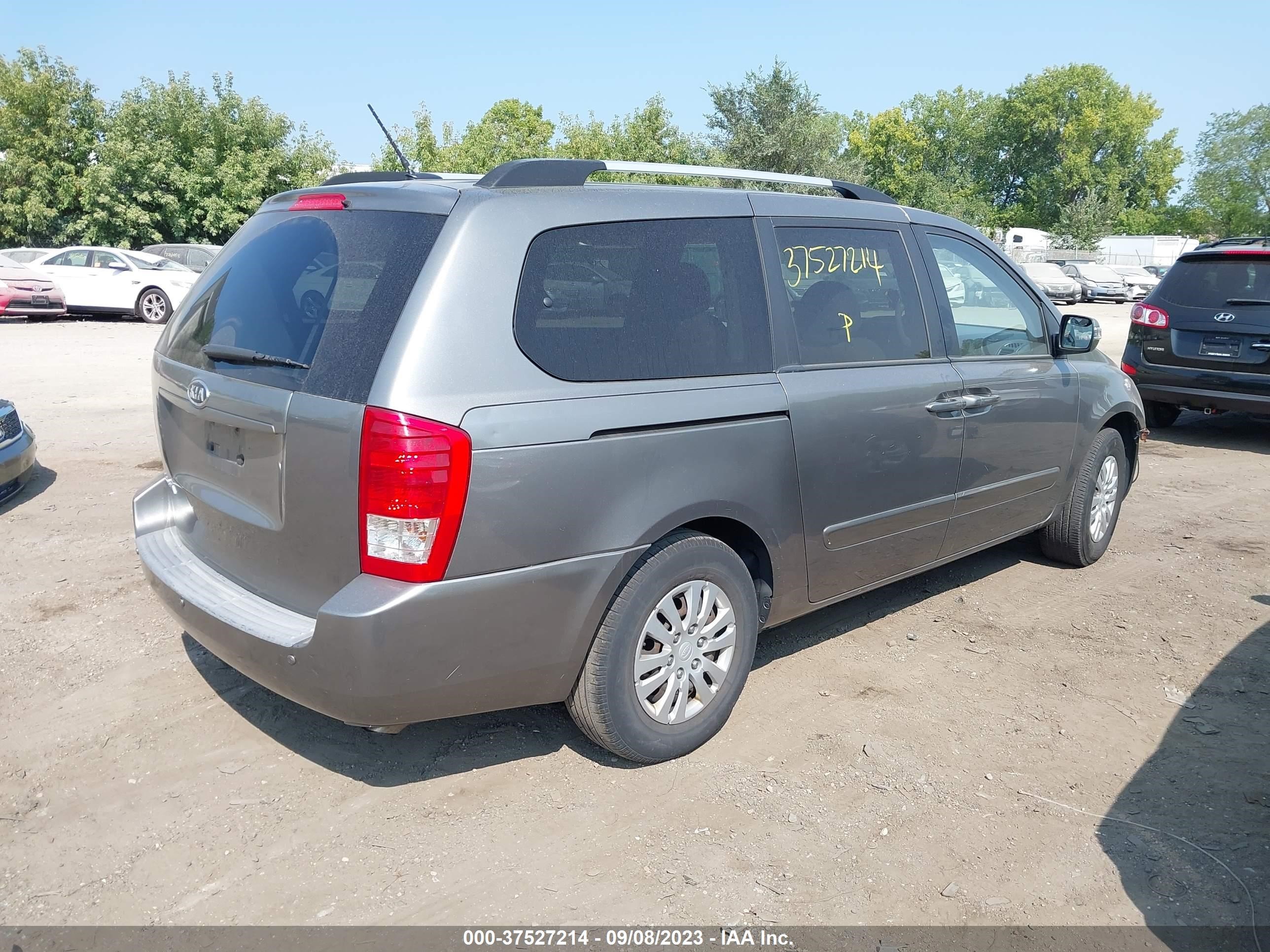 Photo 3 VIN: KNDMG4C79B6403553 - KIA SEDONA 