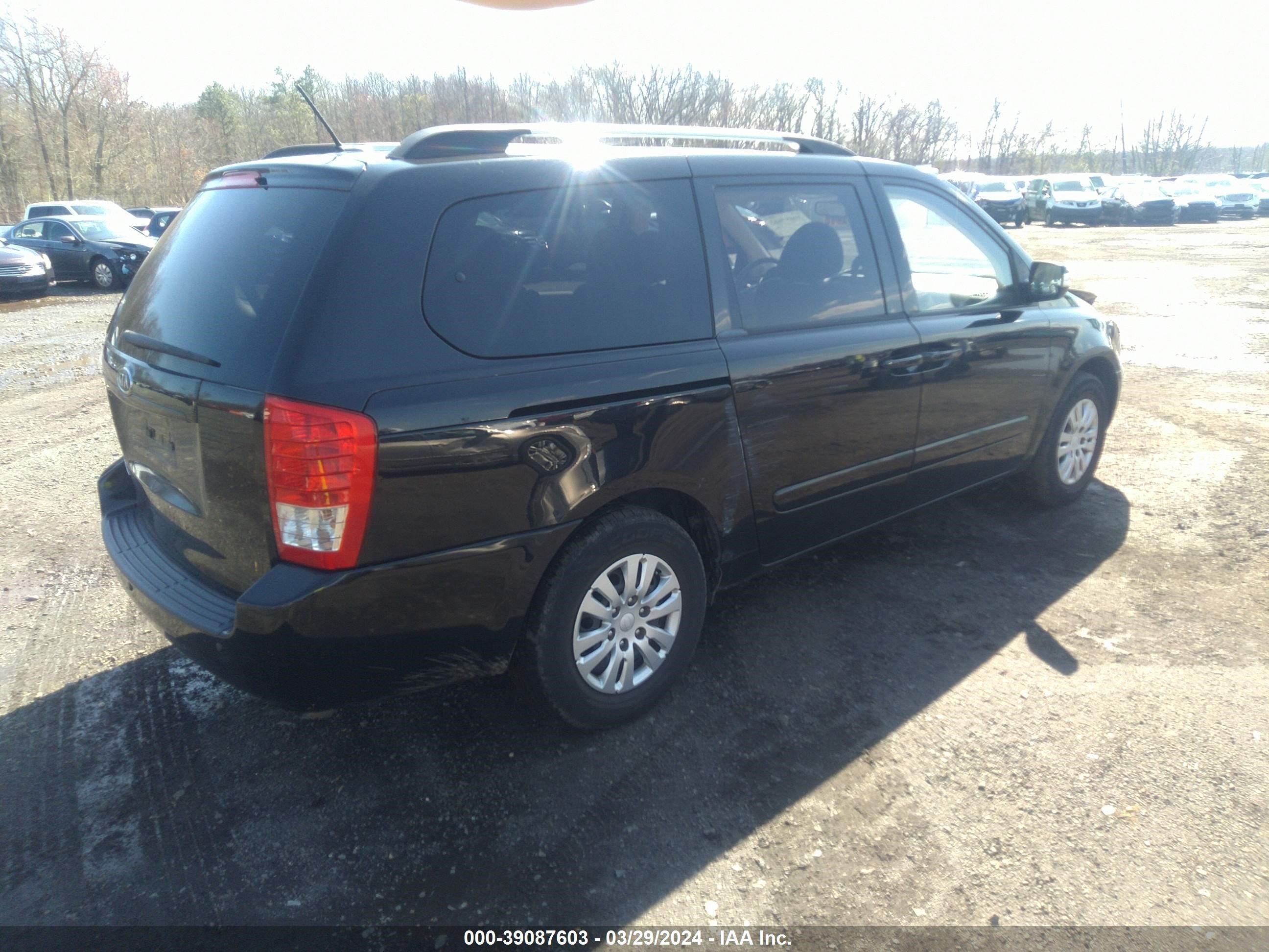 Photo 3 VIN: KNDMG4C79C6430382 - KIA SEDONA 