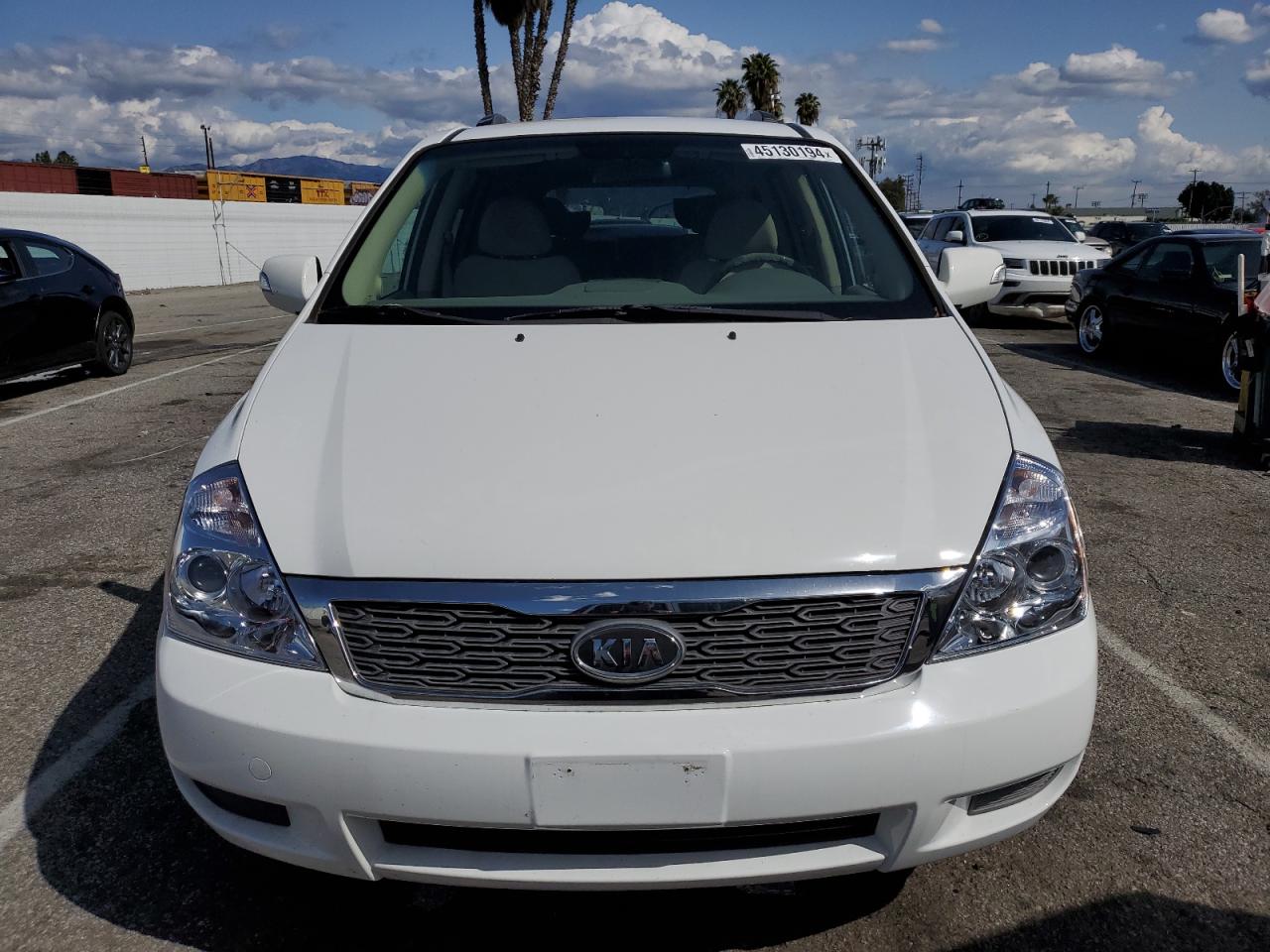 Photo 4 VIN: KNDMG4C7XB6406879 - KIA SEDONA 