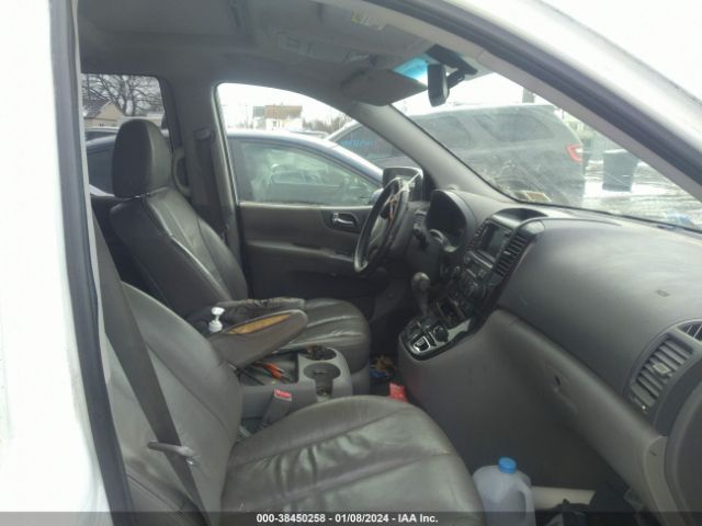 Photo 4 VIN: KNDMH4C72B6383675 - KIA SEDONA 