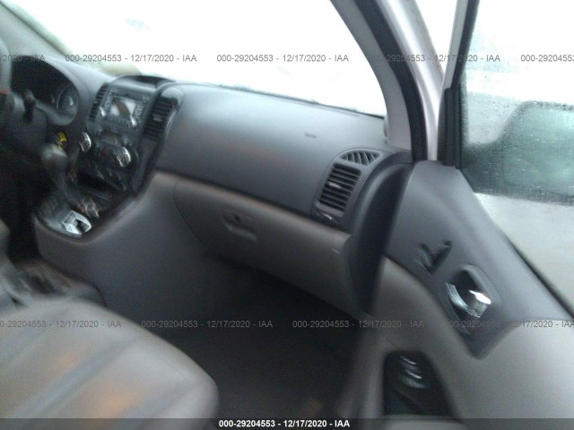 Photo 4 VIN: KNDMH4C73E6582531 - KIA SEDONA 