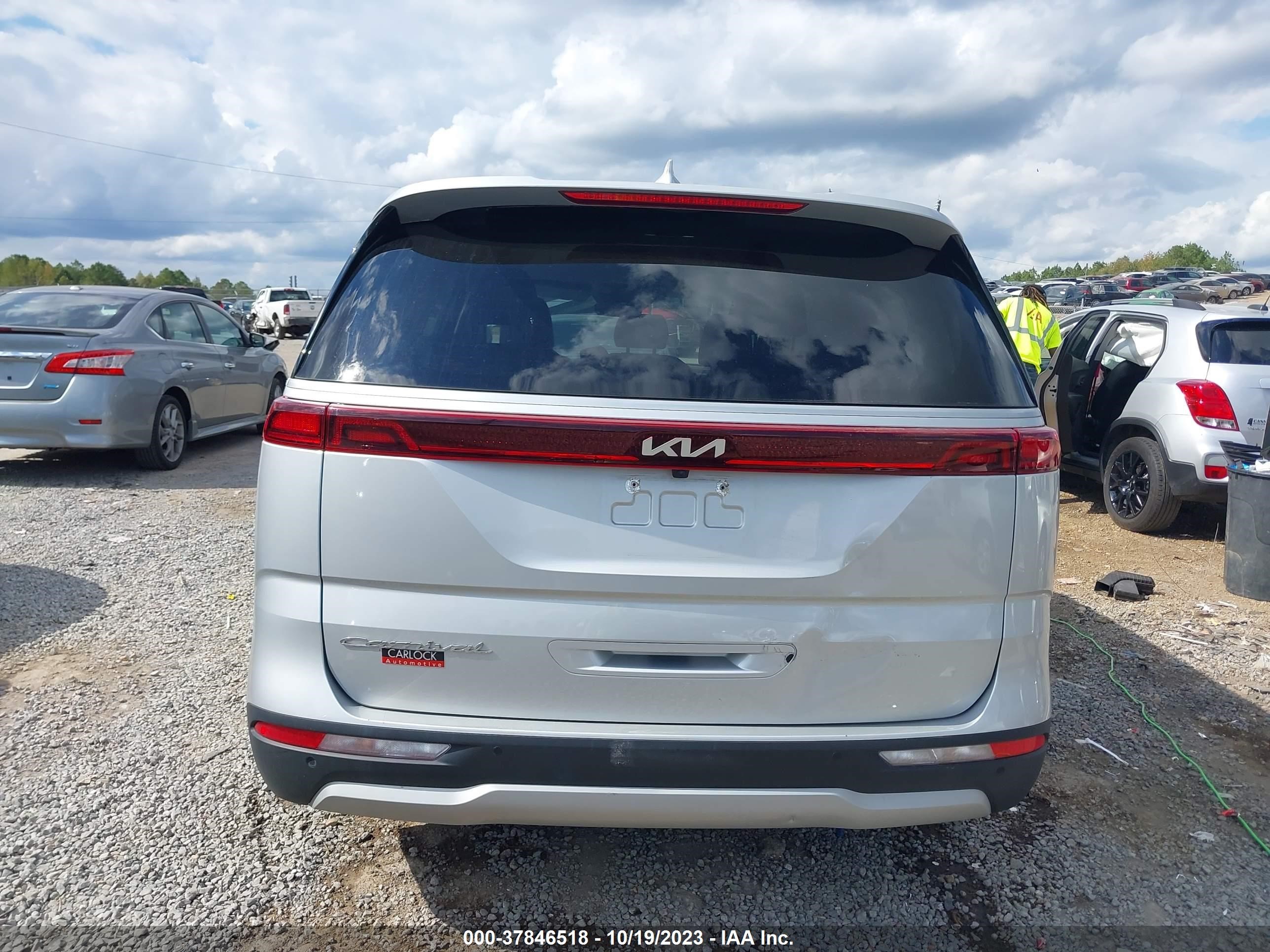 Photo 15 VIN: KNDNB4H35N6124744 - KIA CARNIVAL 