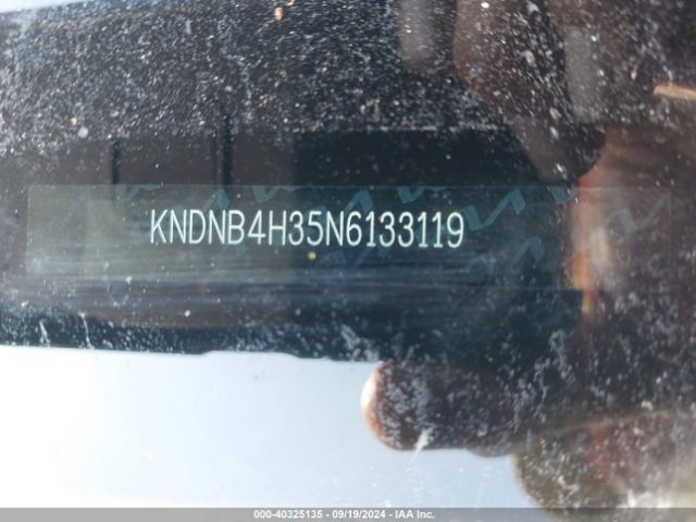 Photo 8 VIN: KNDNB4H35N6133119 - KIA CARNIVAL 