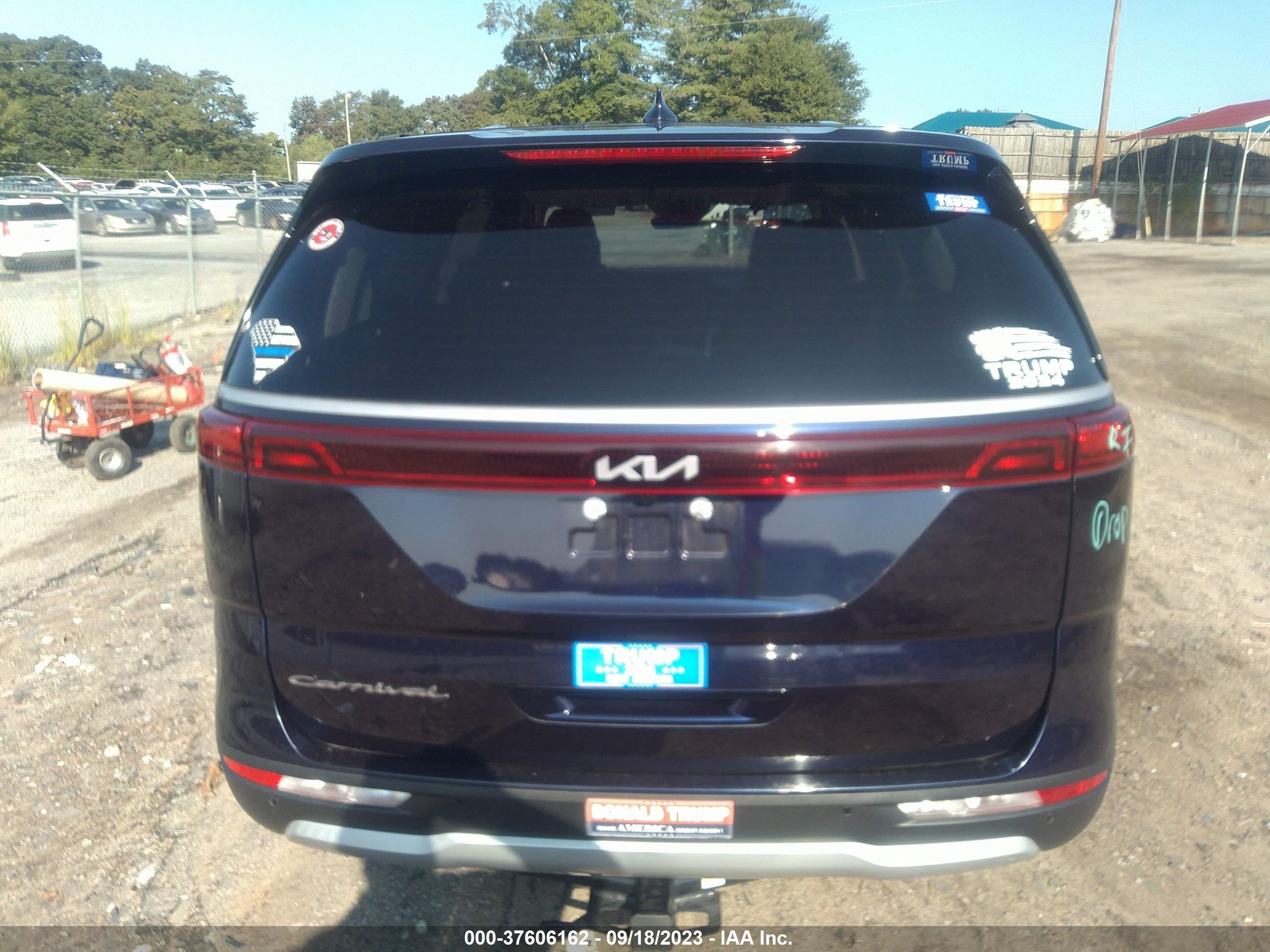 Photo 15 VIN: KNDNB4H35N6169487 - KIA CARNIVAL 