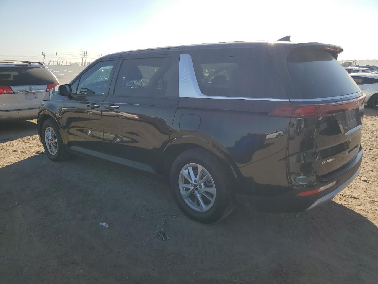 Photo 1 VIN: KNDNB4H36R6332895 - KIA CARNIVAL 