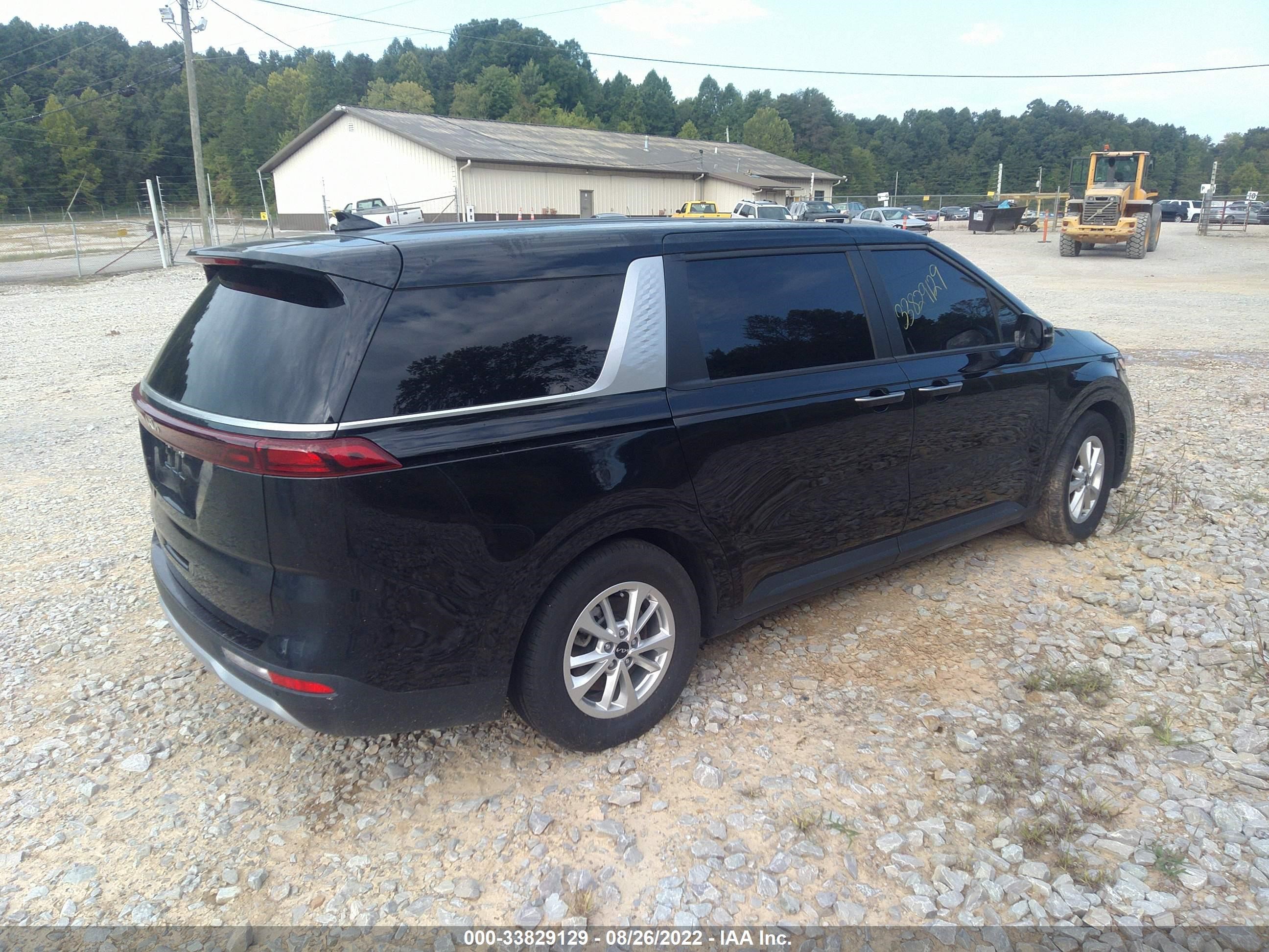 Photo 3 VIN: KNDNB4H38N6126567 - KIA CARNIVAL 