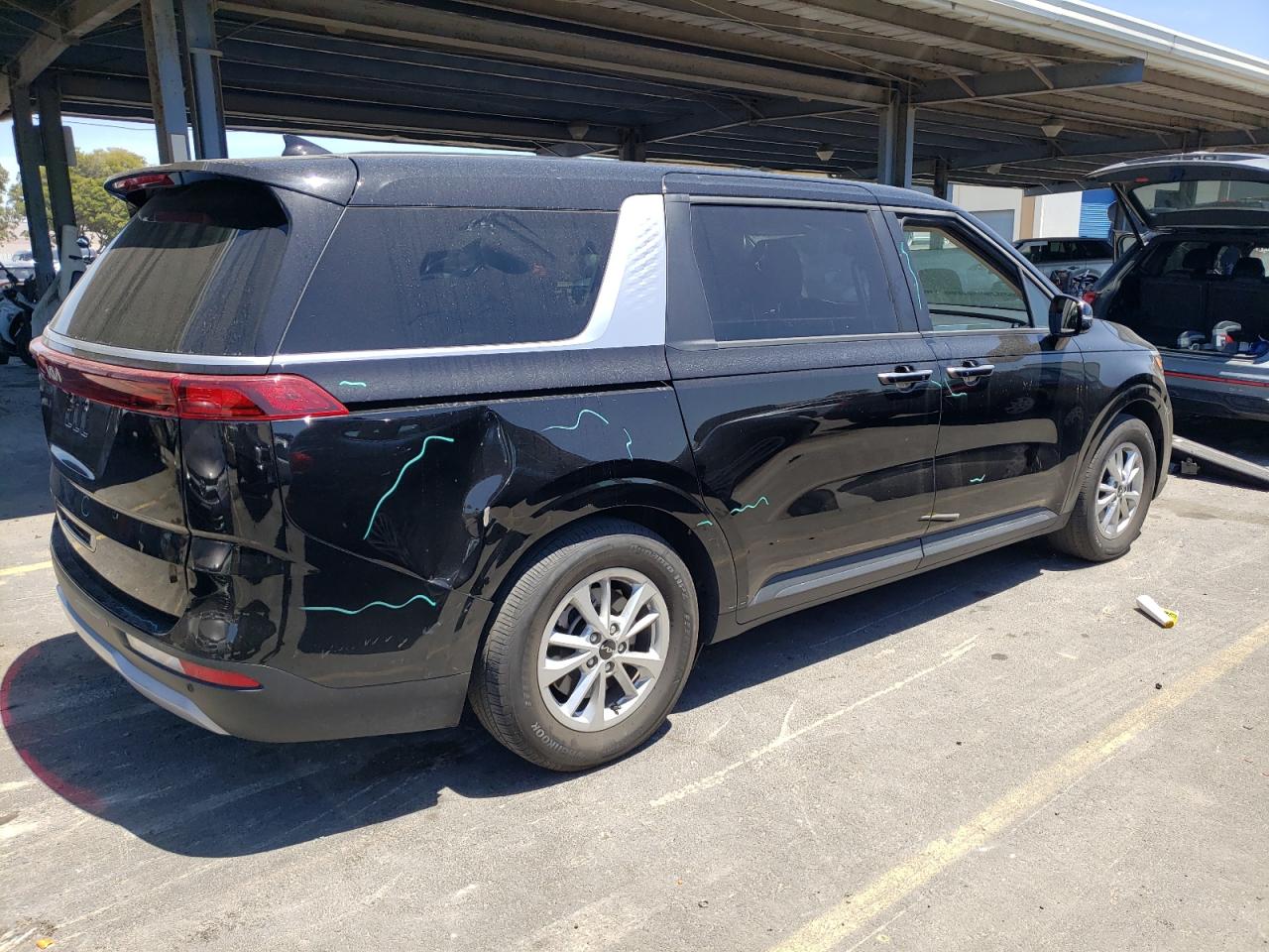 Photo 2 VIN: KNDNB4H38P6237686 - KIA CARNIVAL 