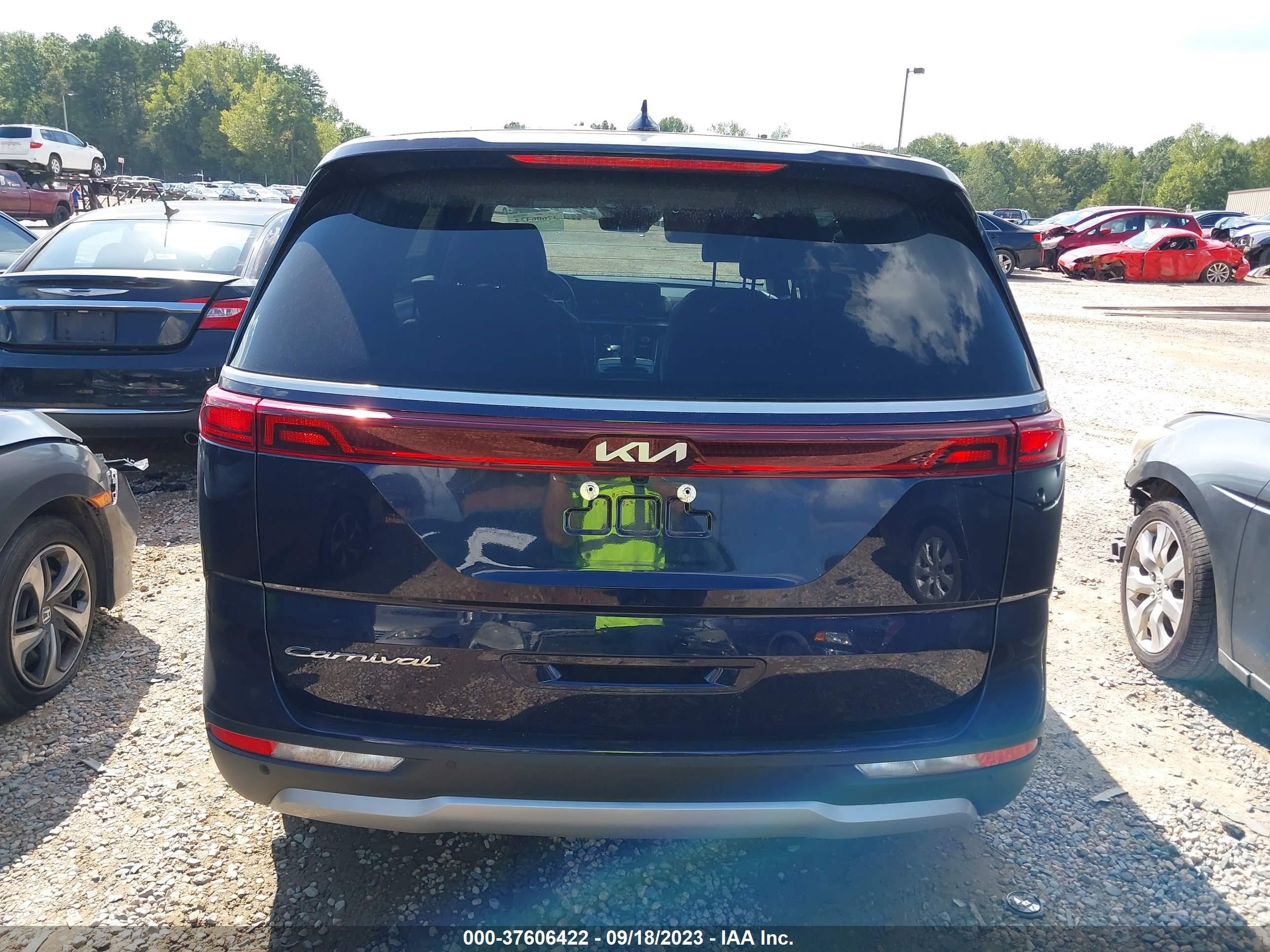 Photo 15 VIN: KNDNB4H39N6103332 - KIA CARNIVAL 