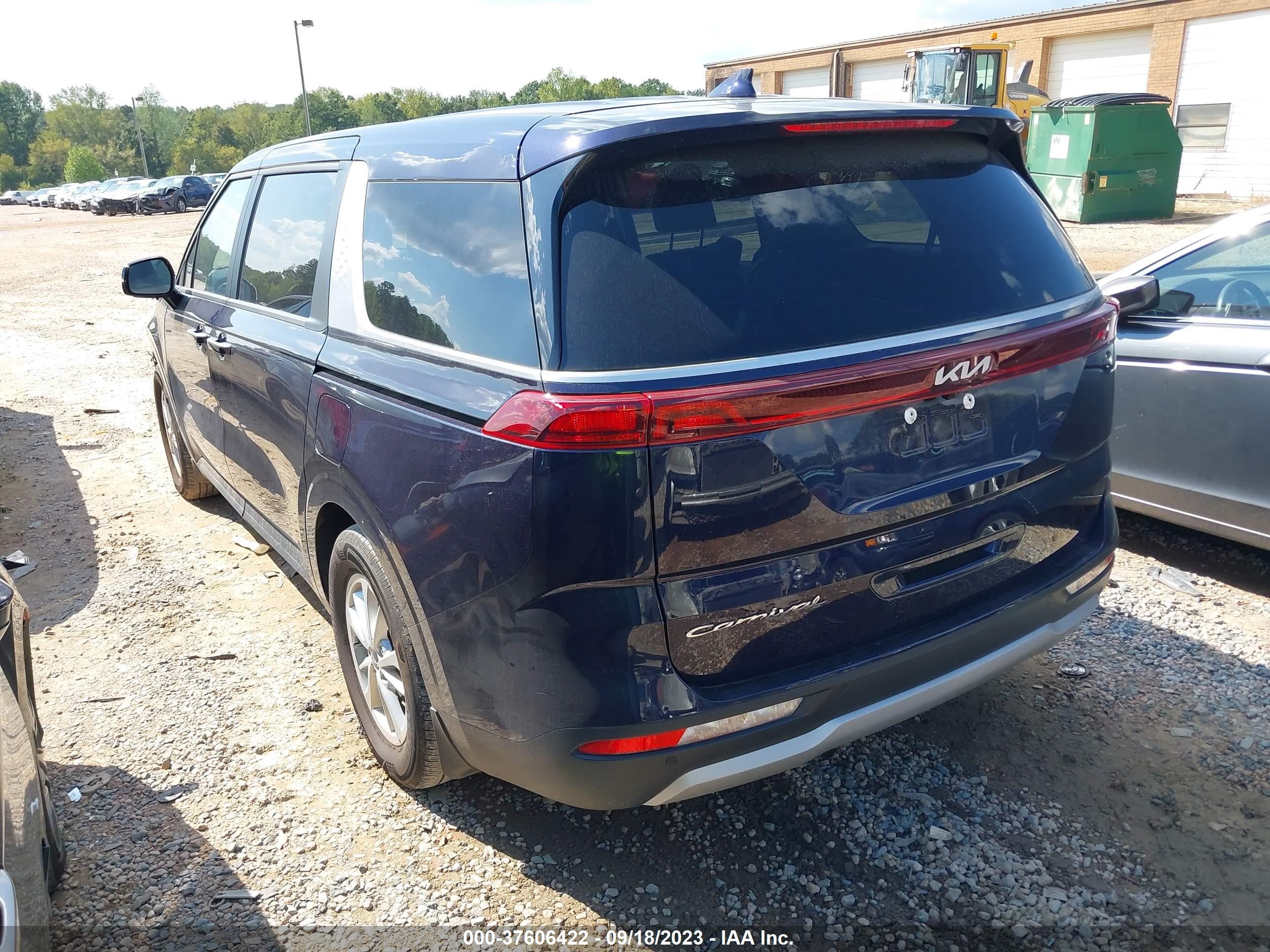 Photo 2 VIN: KNDNB4H39N6103332 - KIA CARNIVAL 