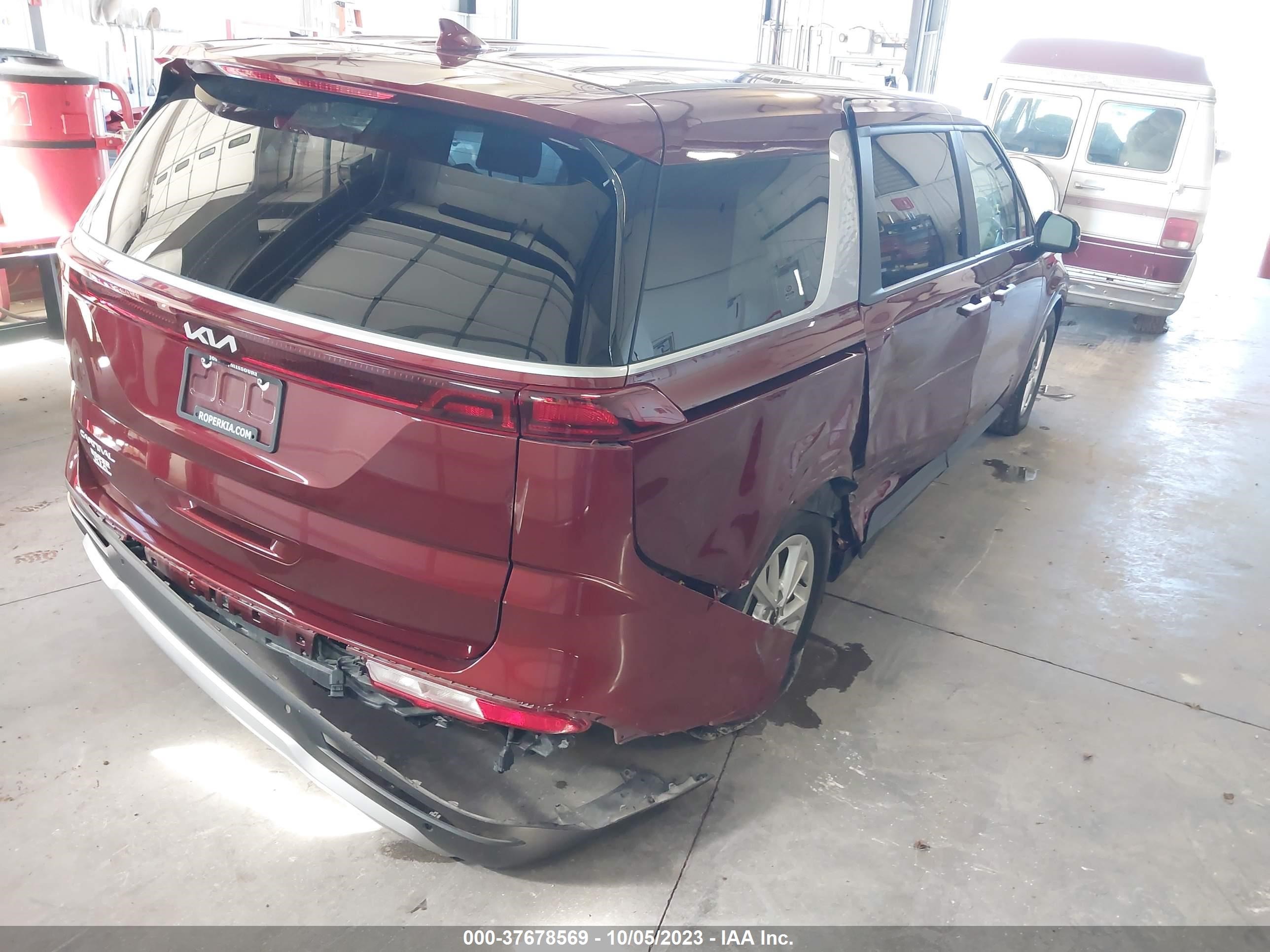 Photo 3 VIN: KNDNB4H39P6196923 - KIA CARNIVAL 