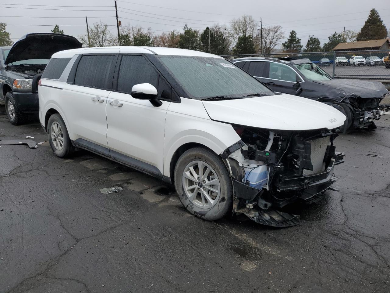 Photo 3 VIN: KNDNB4H39P6257171 - KIA CARNIVAL 