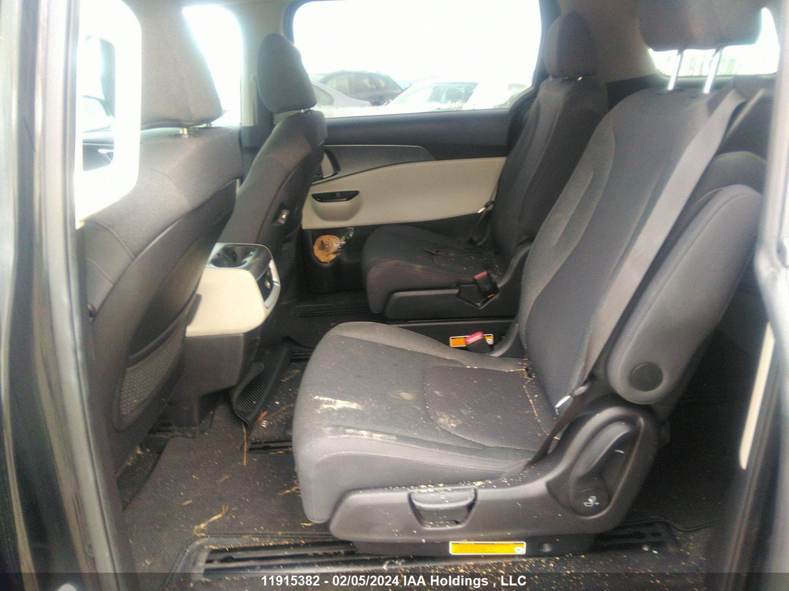 Photo 7 VIN: KNDNB5H37N6110026 - KIA CARNIVAL 