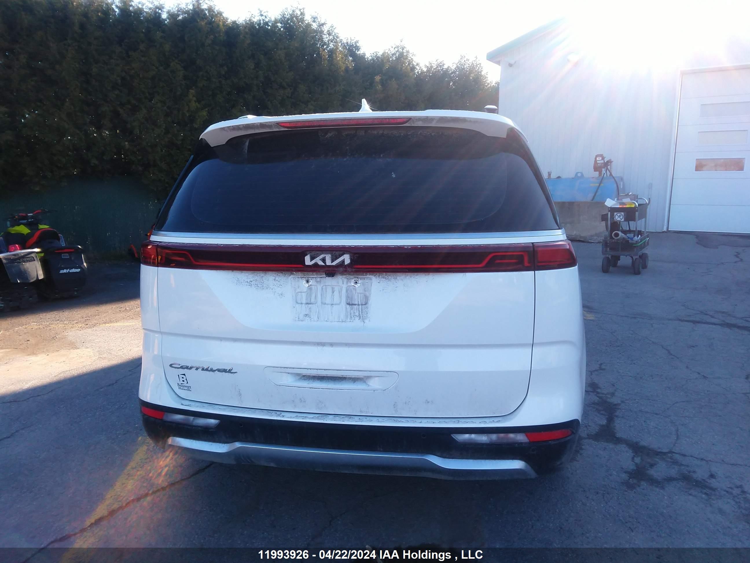 Photo 15 VIN: KNDNC5H35N6073684 - KIA CARNIVAL 