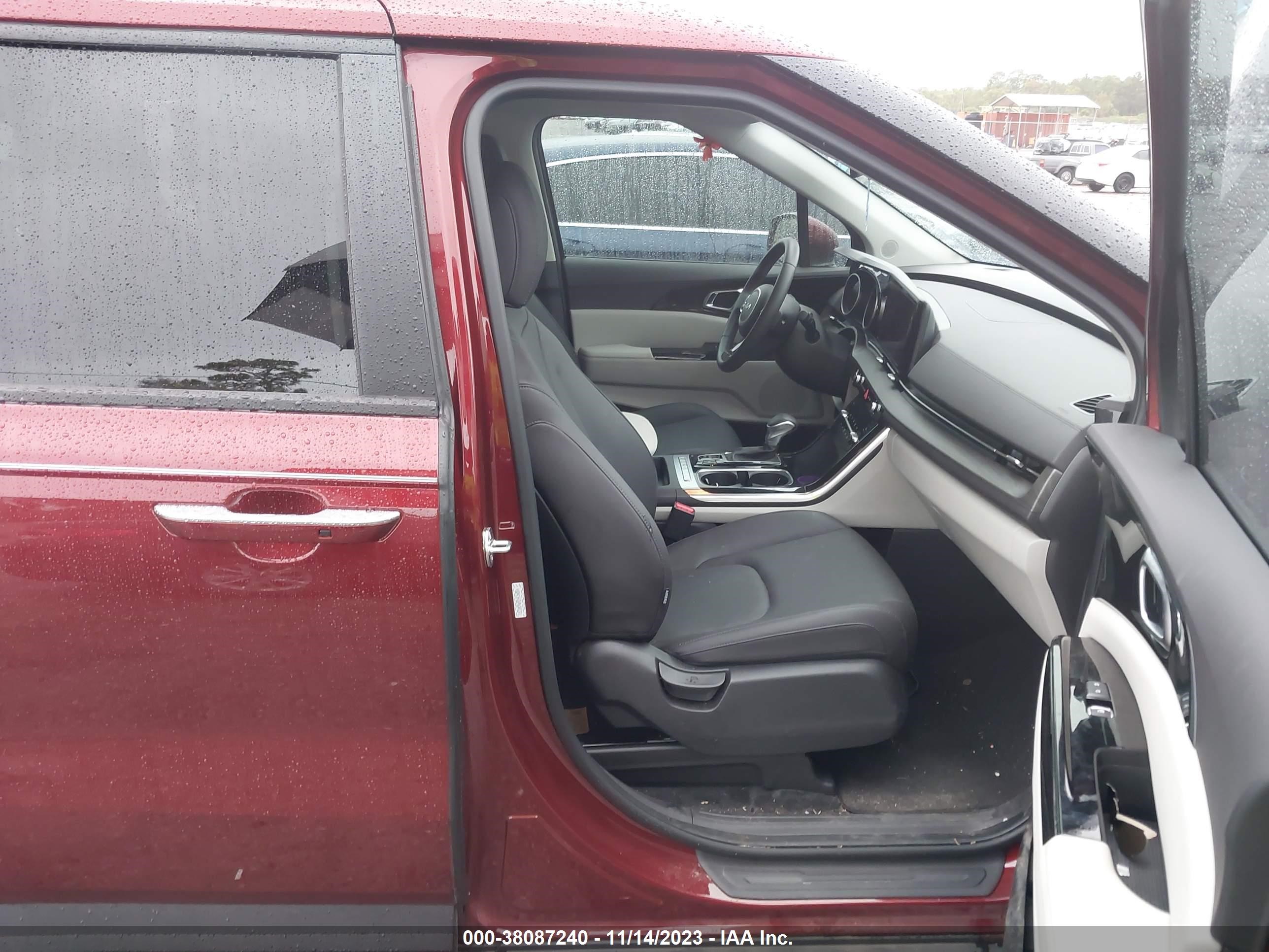 Photo 4 VIN: KNDNC5H36R6380321 - KIA CARNIVAL 