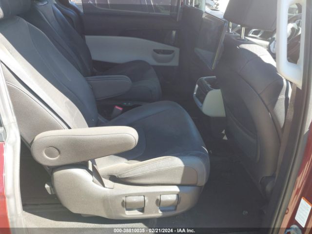 Photo 7 VIN: KNDNE5H31P6201917 - KIA CARNIVAL MPV 