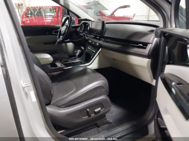 Photo 4 VIN: KNDNE5H3XN6061931 - KIA CARNIVAL 