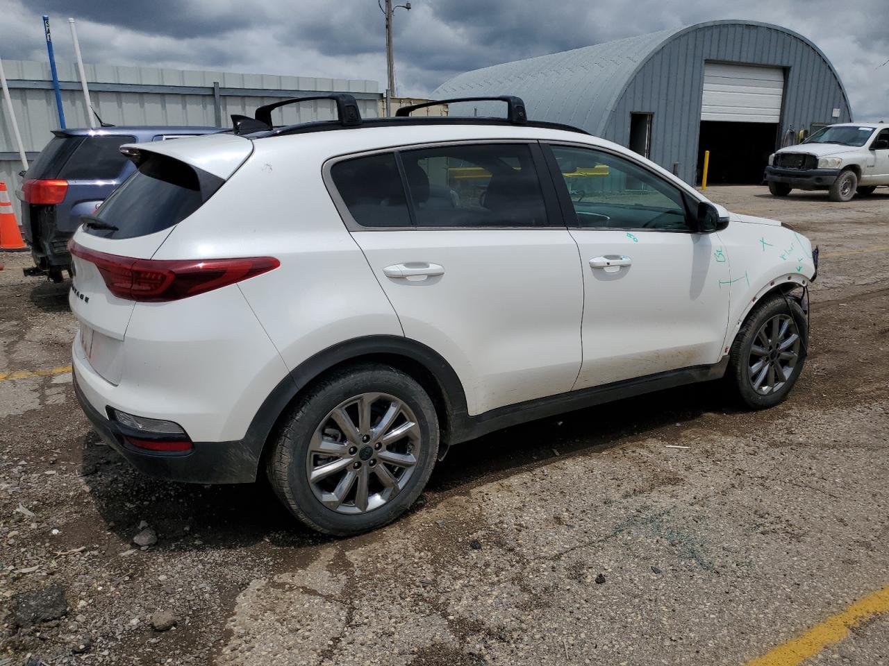 Photo 2 VIN: KNDP63AC3N7002556 - KIA SPORTAGE 