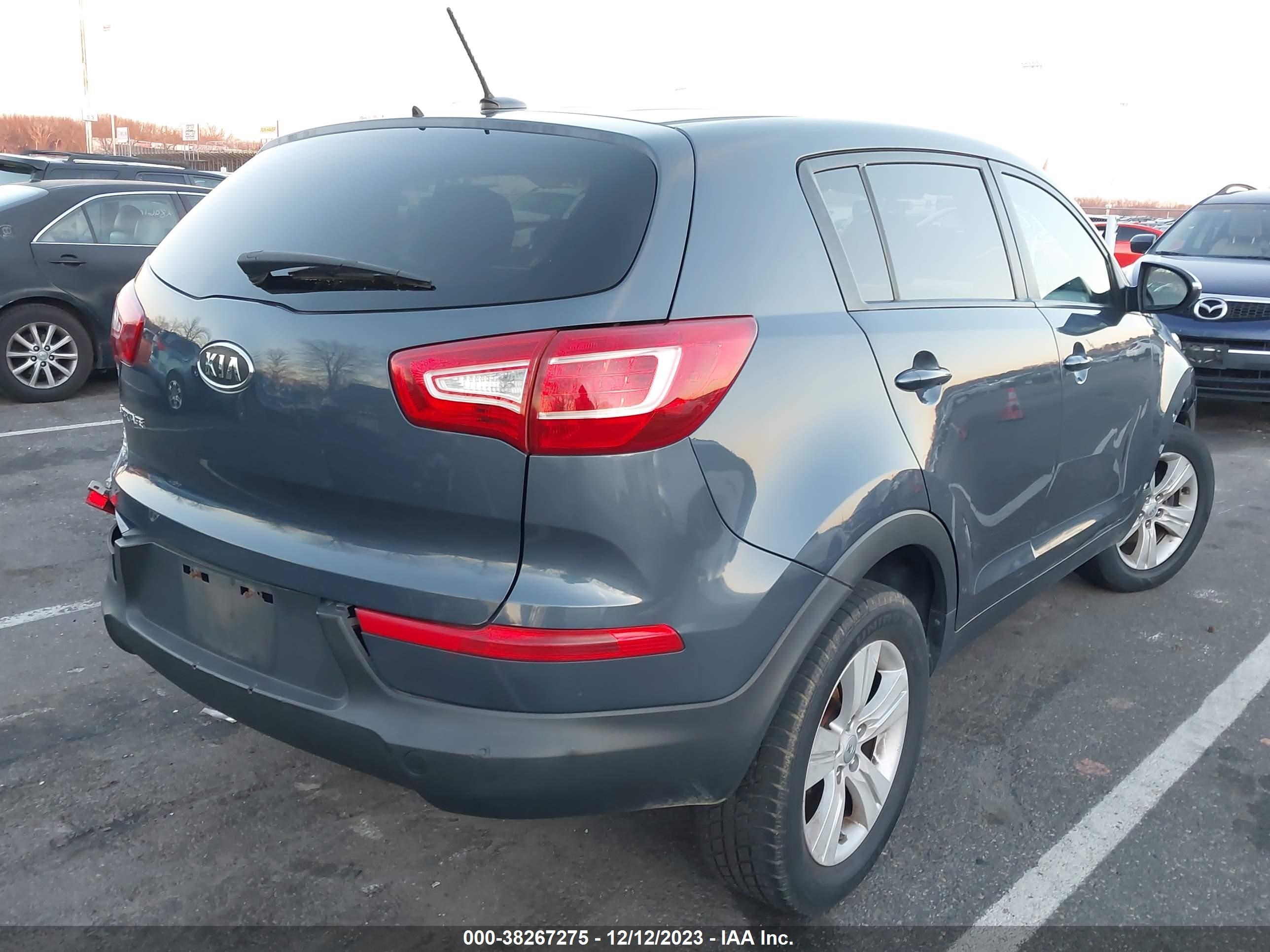 Photo 3 VIN: KNDPB3A23C7255442 - KIA SPORTAGE 