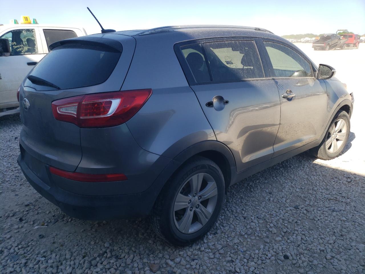 Photo 2 VIN: KNDPB3A24D7538174 - KIA SPORTAGE 