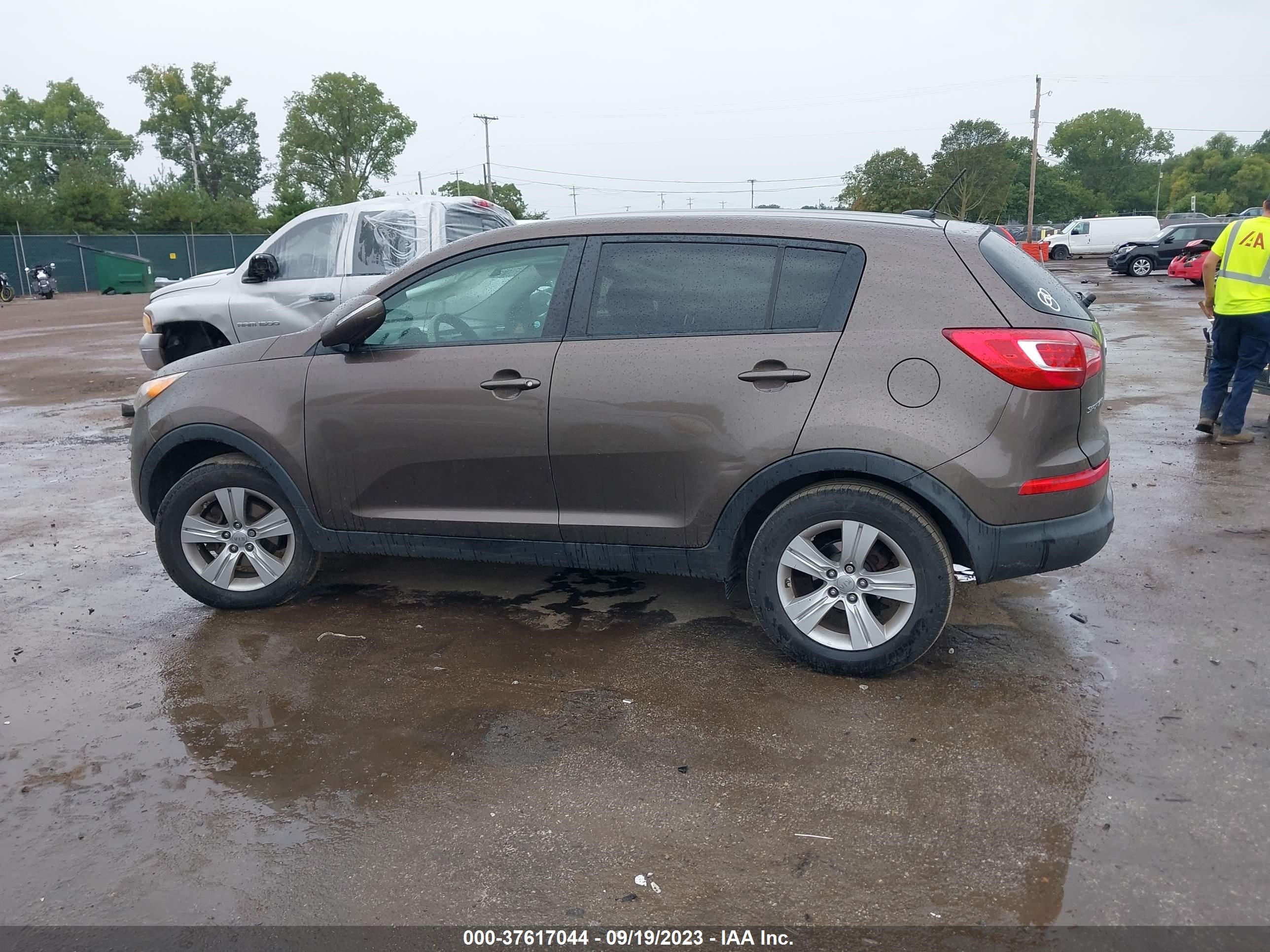 Photo 13 VIN: KNDPB3A25C7341643 - KIA SPORTAGE 