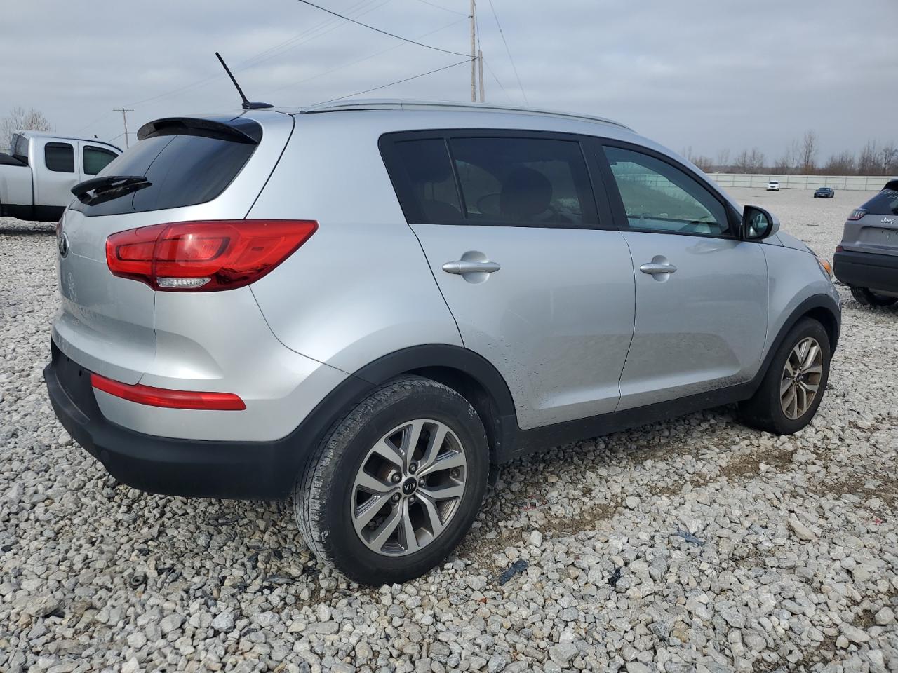 Photo 2 VIN: KNDPB3AC9G7797823 - KIA SPORTAGE 