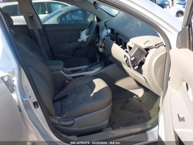 Photo 4 VIN: KNDPB3ACXF7688124 - KIA SPORTAGE 