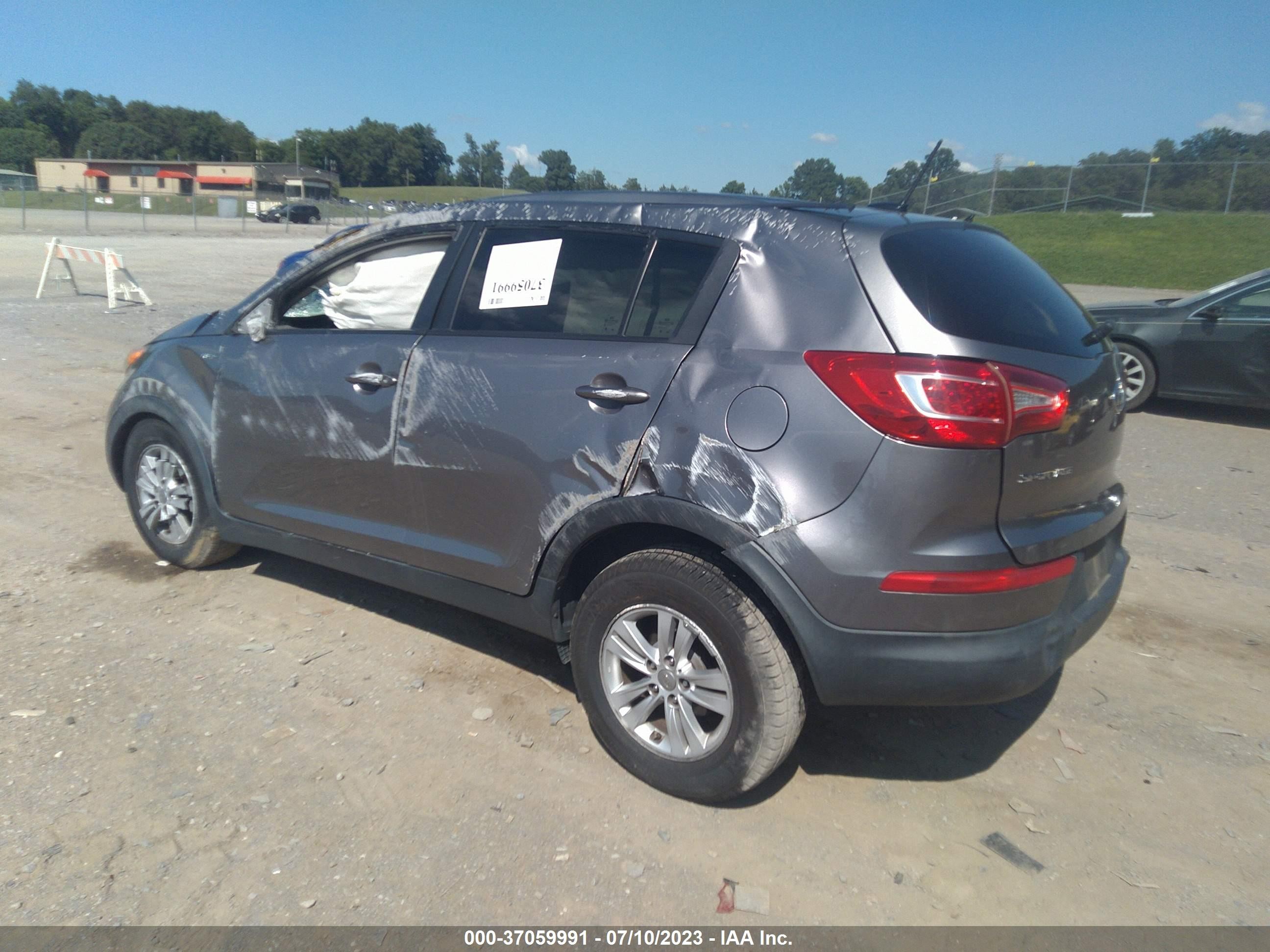 Photo 2 VIN: KNDPBCA22B7138496 - KIA SPORTAGE 