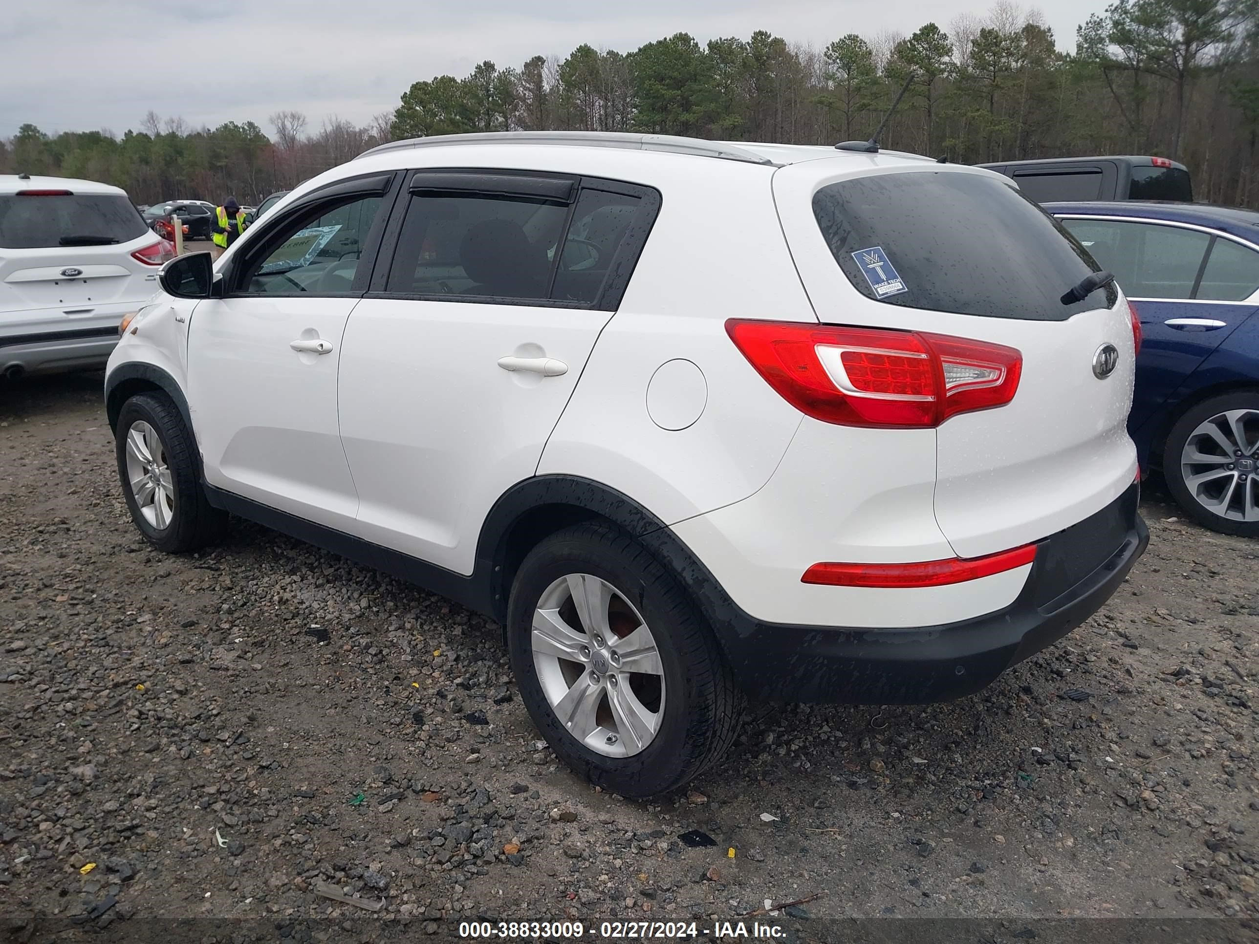 Photo 2 VIN: KNDPBCA27C7206213 - KIA SPORTAGE 