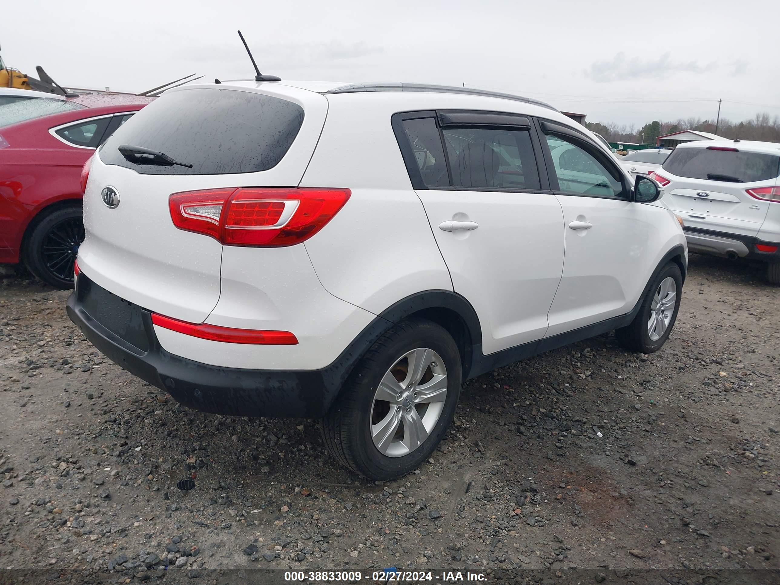 Photo 3 VIN: KNDPBCA27C7206213 - KIA SPORTAGE 