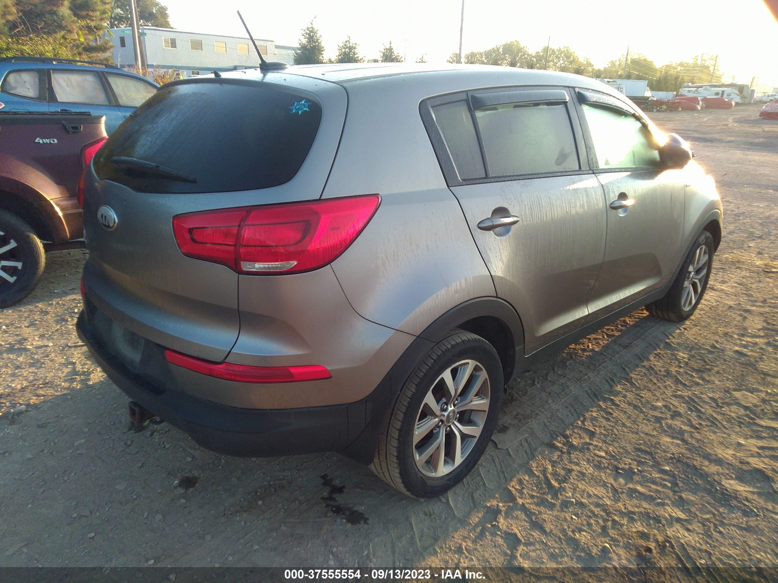 Photo 3 VIN: KNDPBCAC2E7667783 - KIA SPORTAGE 