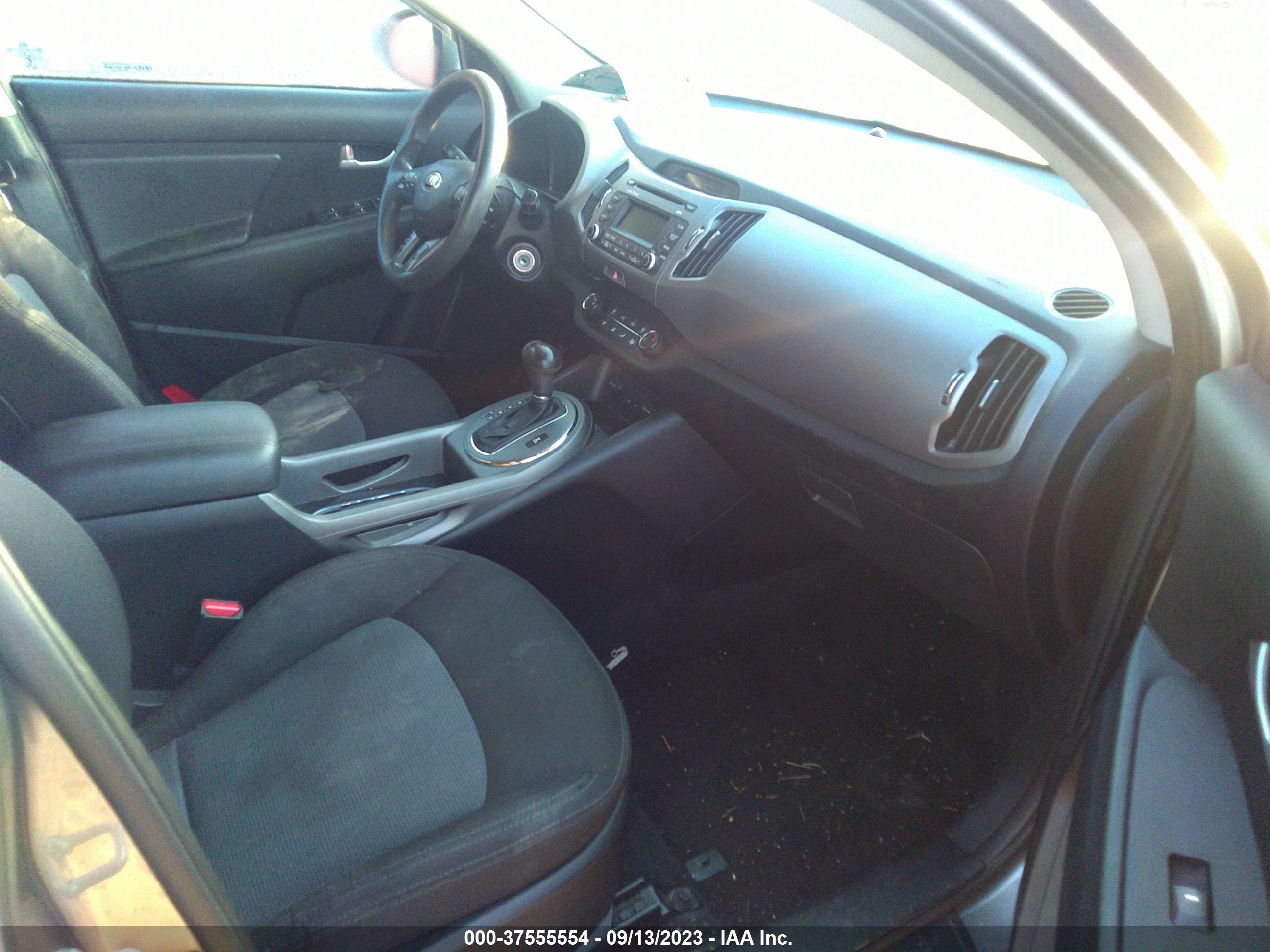 Photo 4 VIN: KNDPBCAC2E7667783 - KIA SPORTAGE 