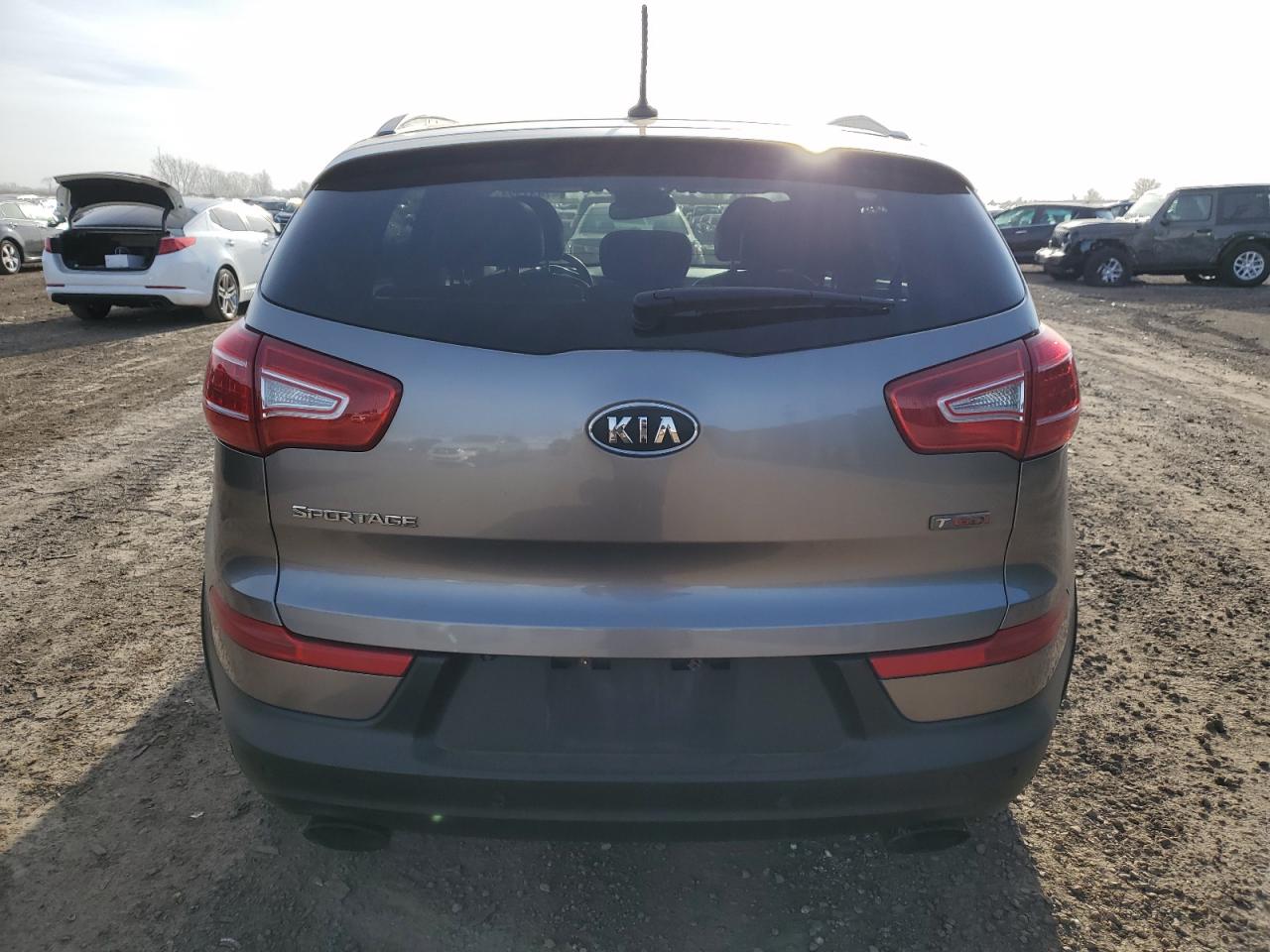 Photo 5 VIN: KNDPC3A69B7164383 - KIA SPORTAGE 