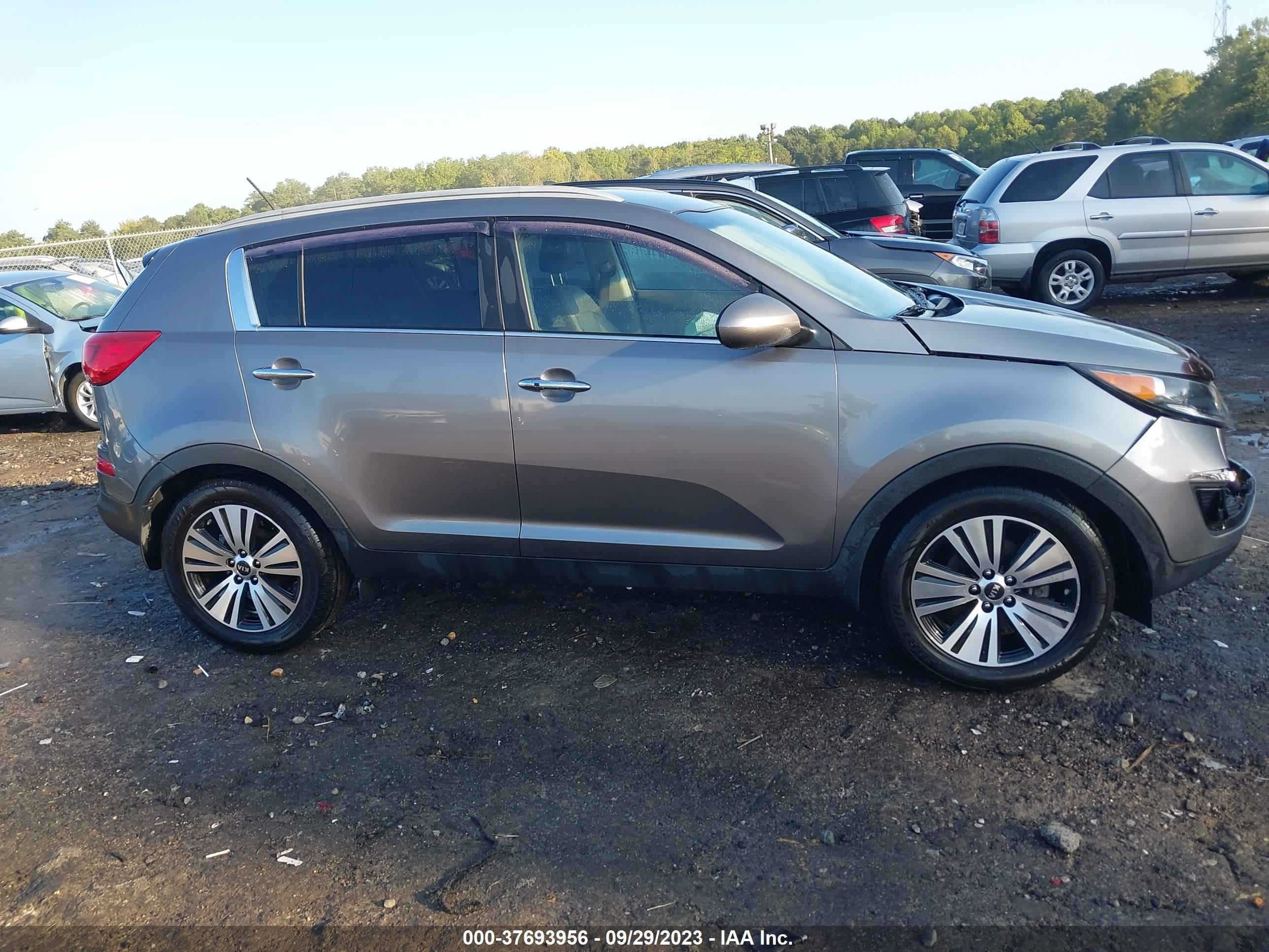 Photo 12 VIN: KNDPC3AC4G7875017 - KIA SPORTAGE 