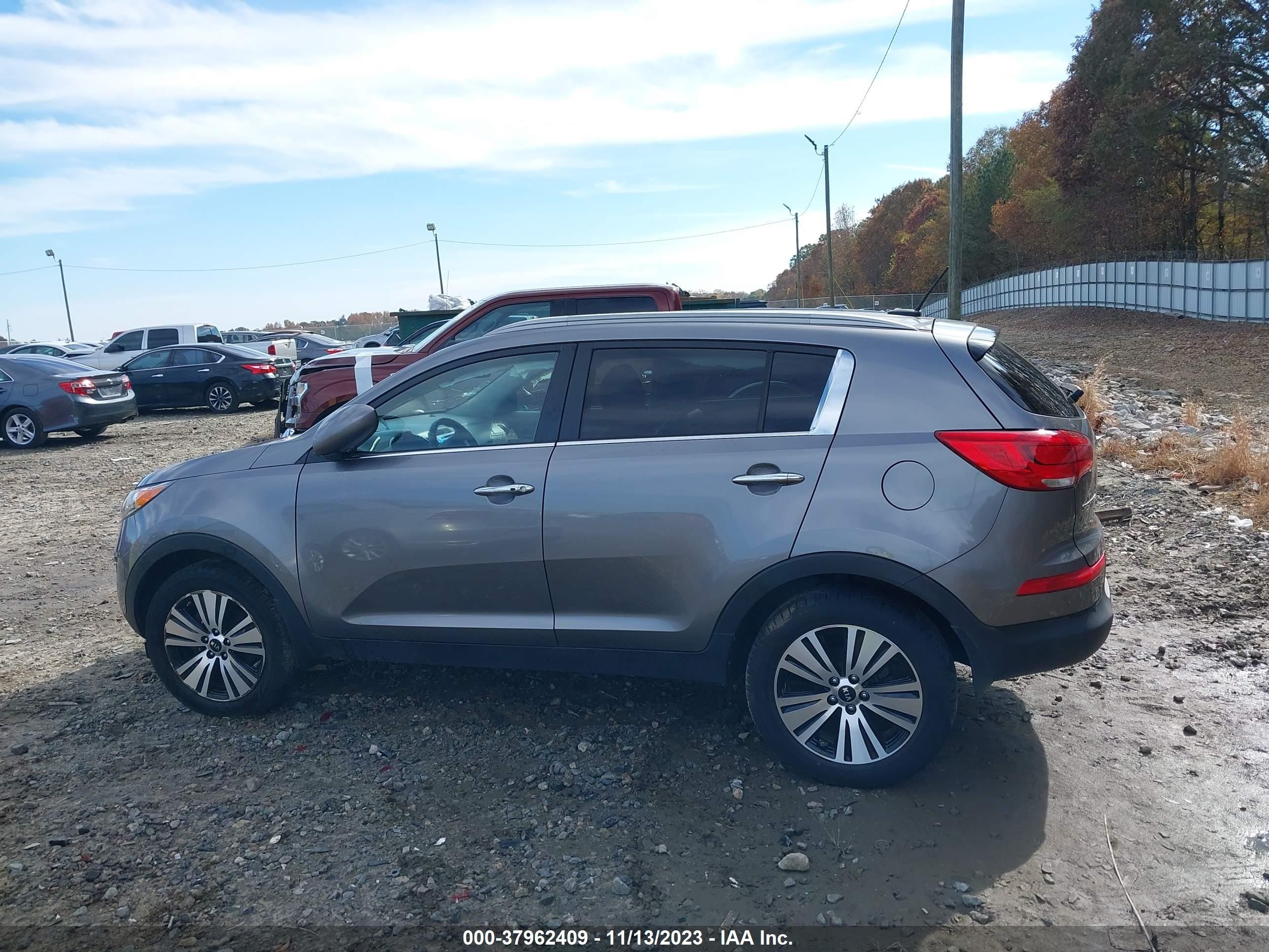 Photo 13 VIN: KNDPC3AC8G7874338 - KIA SPORTAGE 