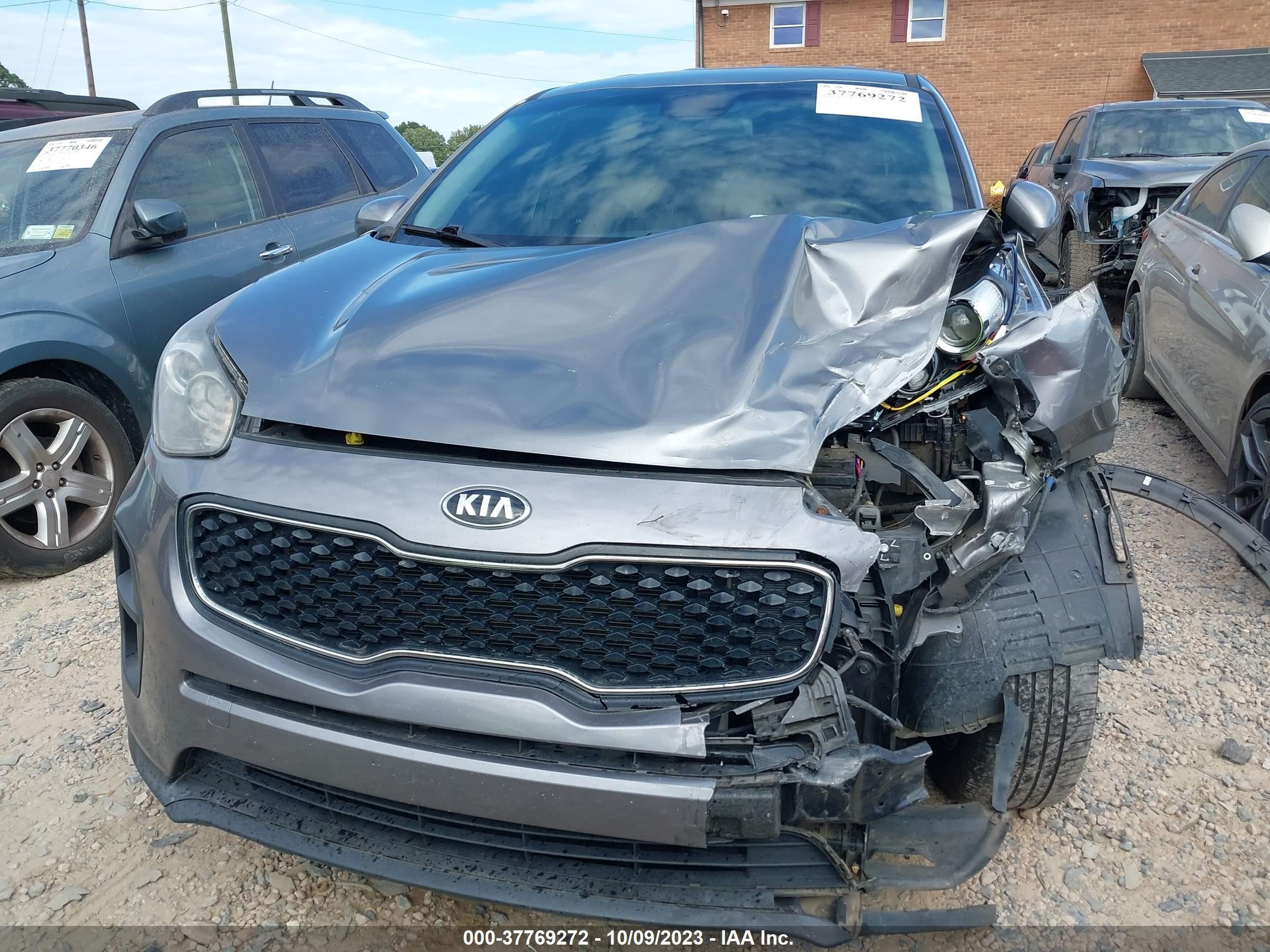 Photo 11 VIN: KNDPM3AC2J7401538 - KIA SPORTAGE 