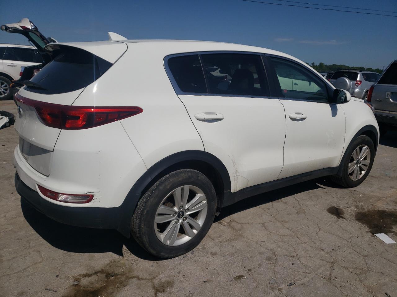 Photo 2 VIN: KNDPM3AC6J7383223 - KIA SPORTAGE 