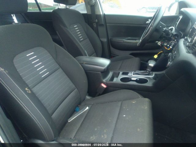 Photo 4 VIN: KNDPM3AC7J7448807 - KIA SPORTAGE 