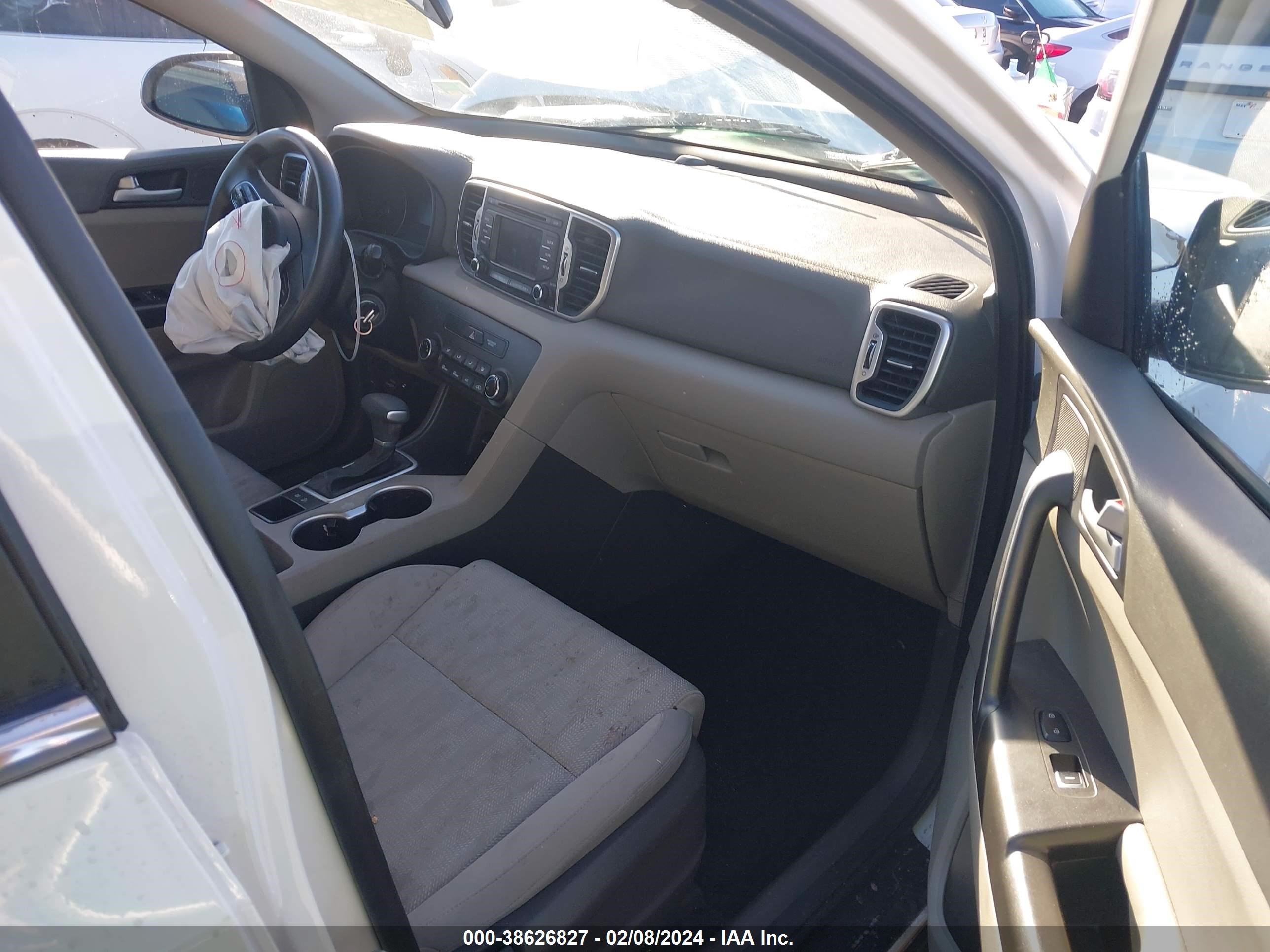 Photo 4 VIN: KNDPM3AC8H7165746 - KIA SPORTAGE 