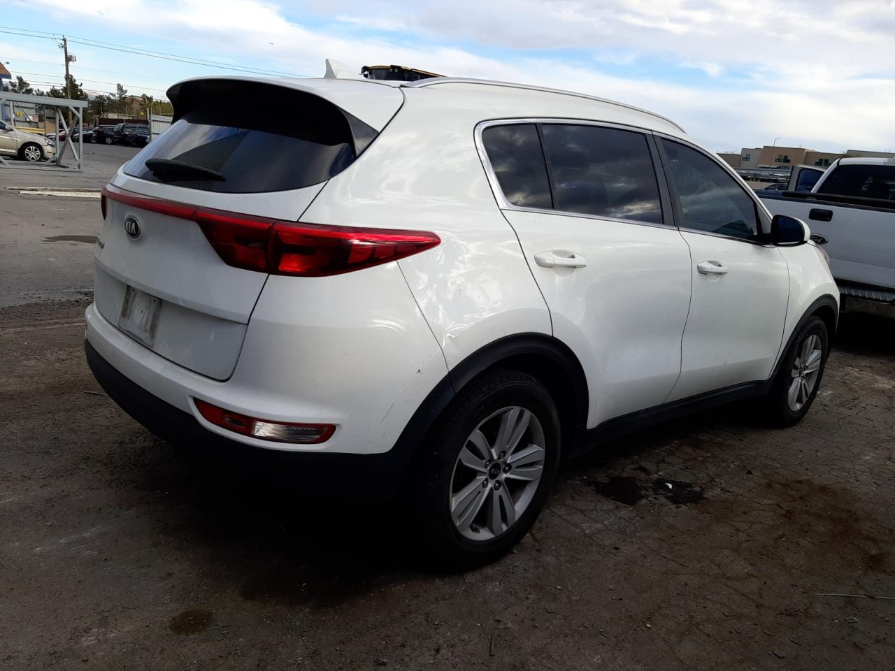 Photo 2 VIN: KNDPM3ACXH7233948 - KIA SPORTAGE 