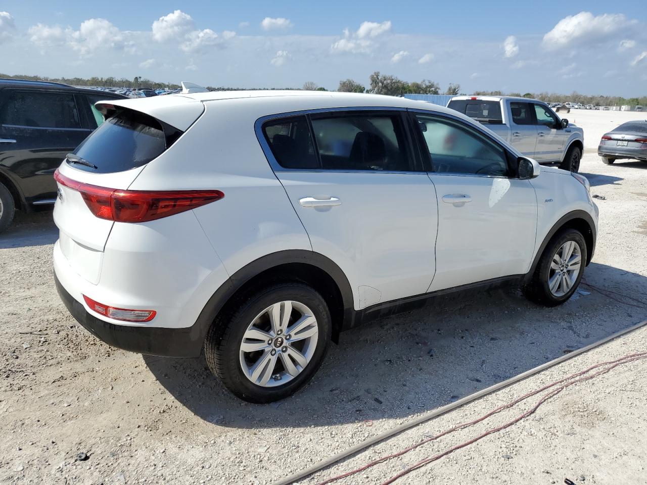 Photo 2 VIN: KNDPMCAC0H7041423 - KIA SPORTAGE 