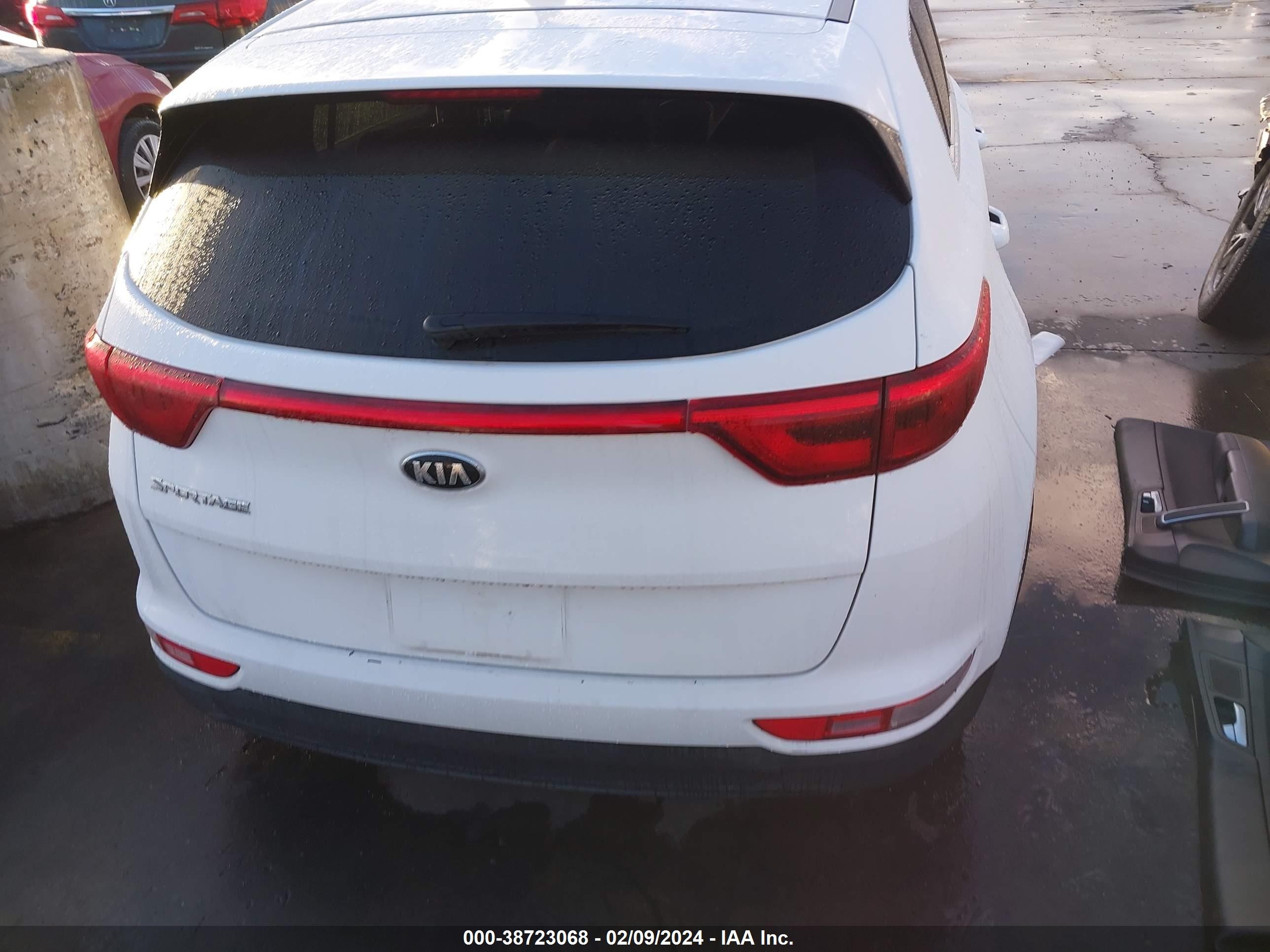 Photo 15 VIN: KNDPMCAC0J7444548 - KIA SPORTAGE 