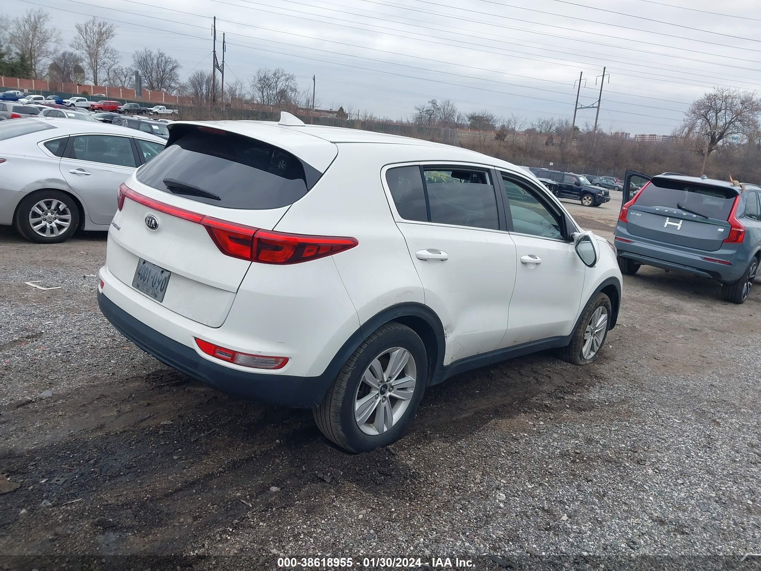 Photo 3 VIN: KNDPMCAC1K7597697 - KIA SPORTAGE 