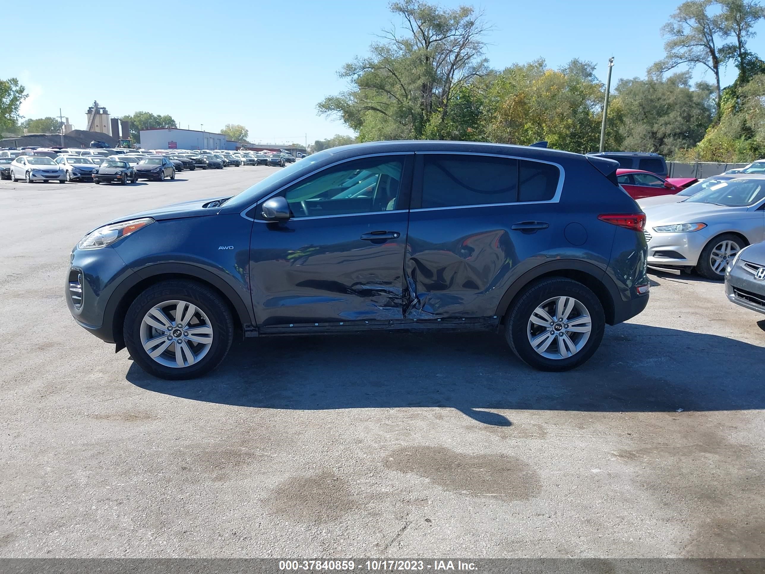 Photo 13 VIN: KNDPMCAC2H7201219 - KIA SPORTAGE 