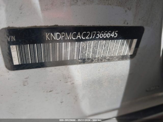 Photo 8 VIN: KNDPMCAC2J7366645 - KIA SPORTAGE 