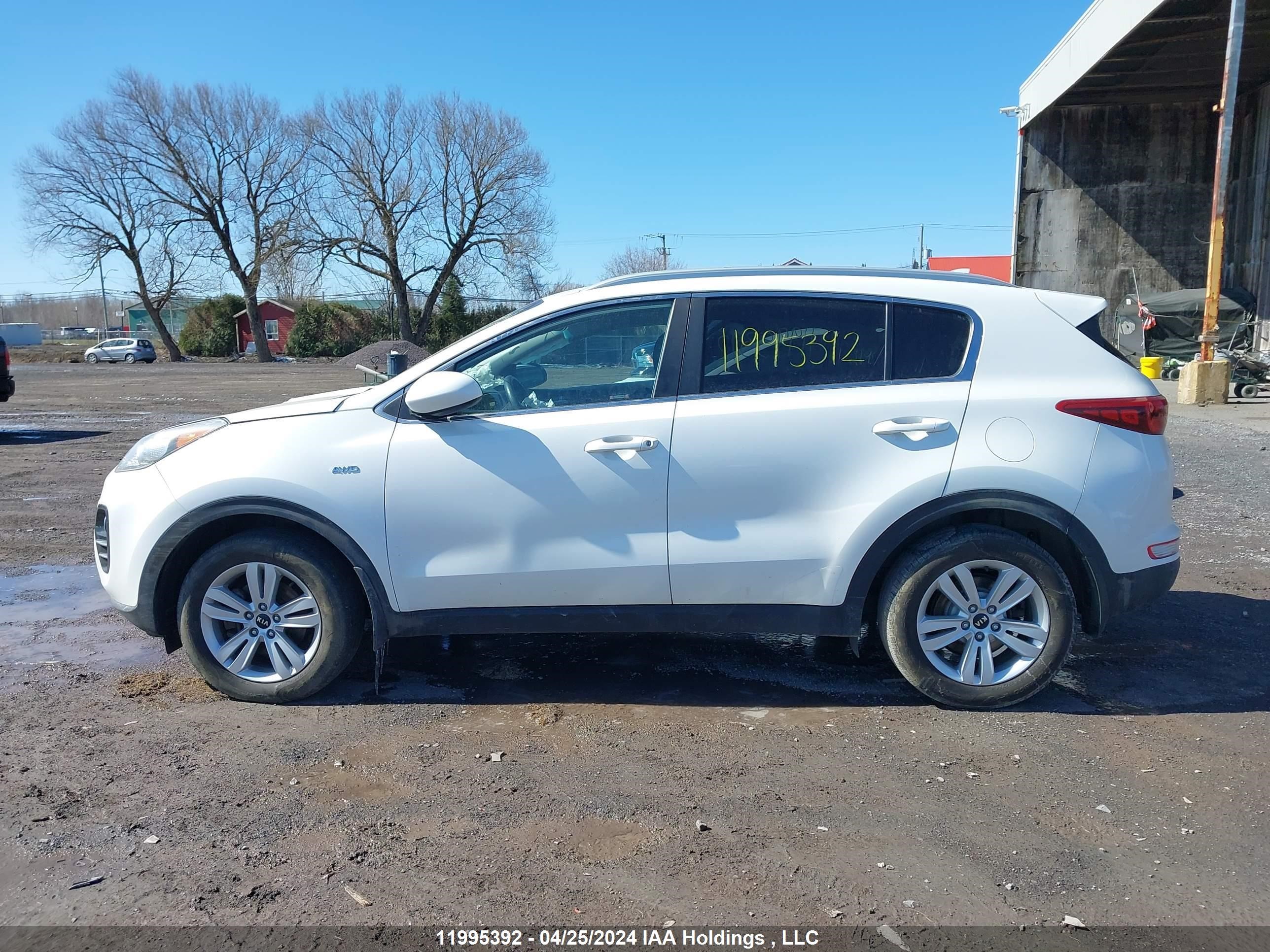 Photo 13 VIN: KNDPMCAC2J7451873 - KIA SPORTAGE 