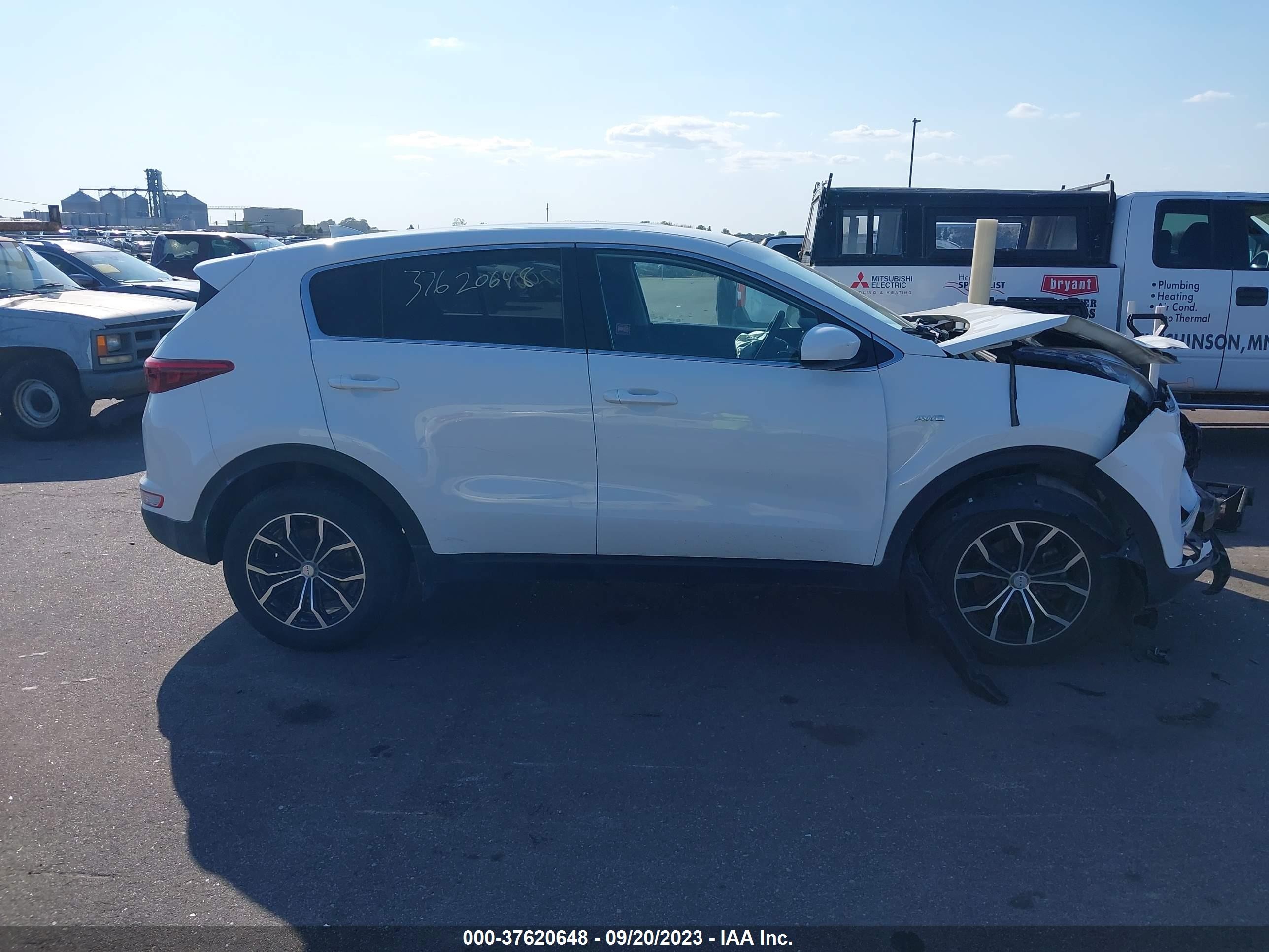 Photo 12 VIN: KNDPMCAC3H7095301 - KIA SPORTAGE 