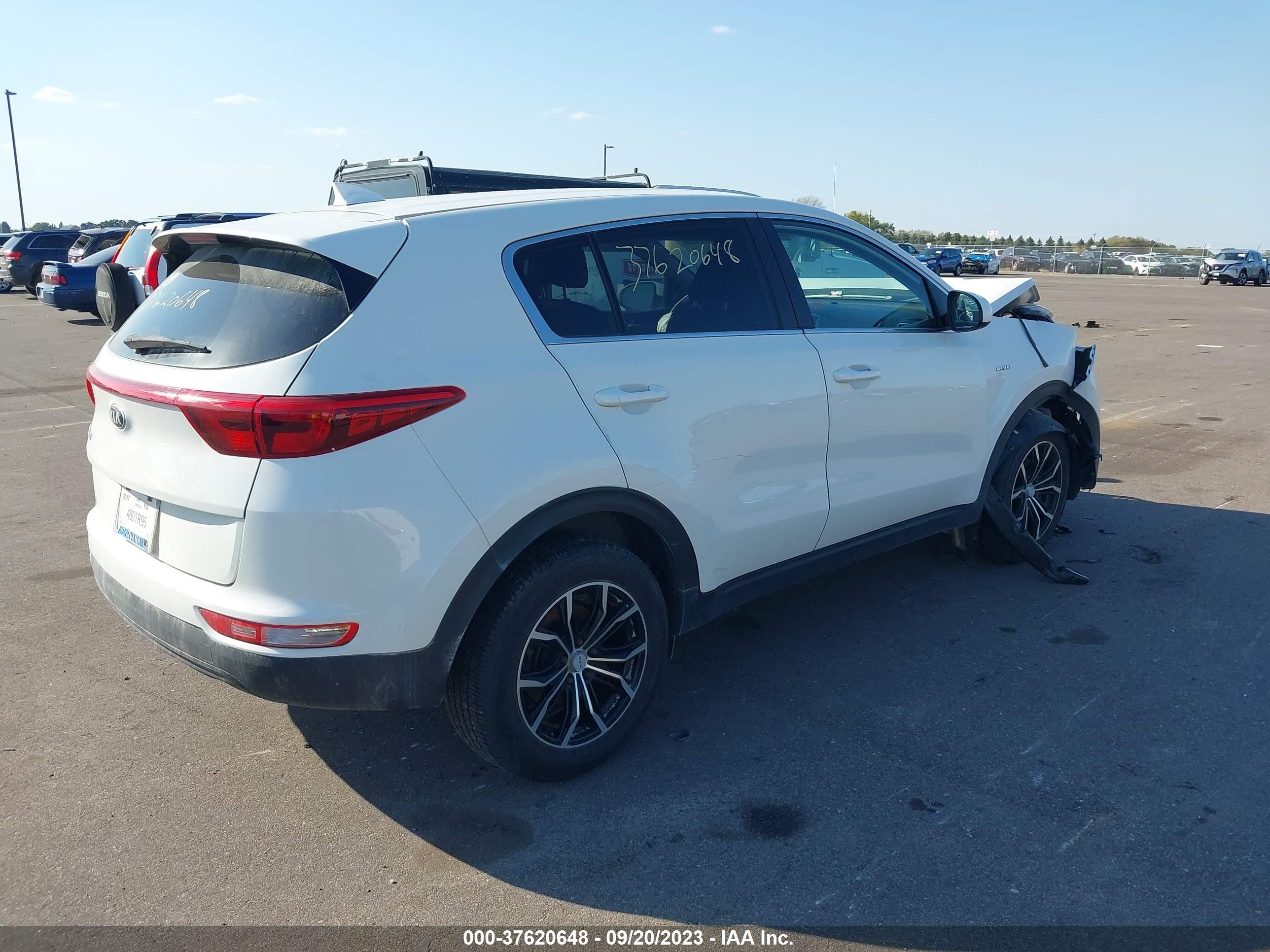 Photo 3 VIN: KNDPMCAC3H7095301 - KIA SPORTAGE 