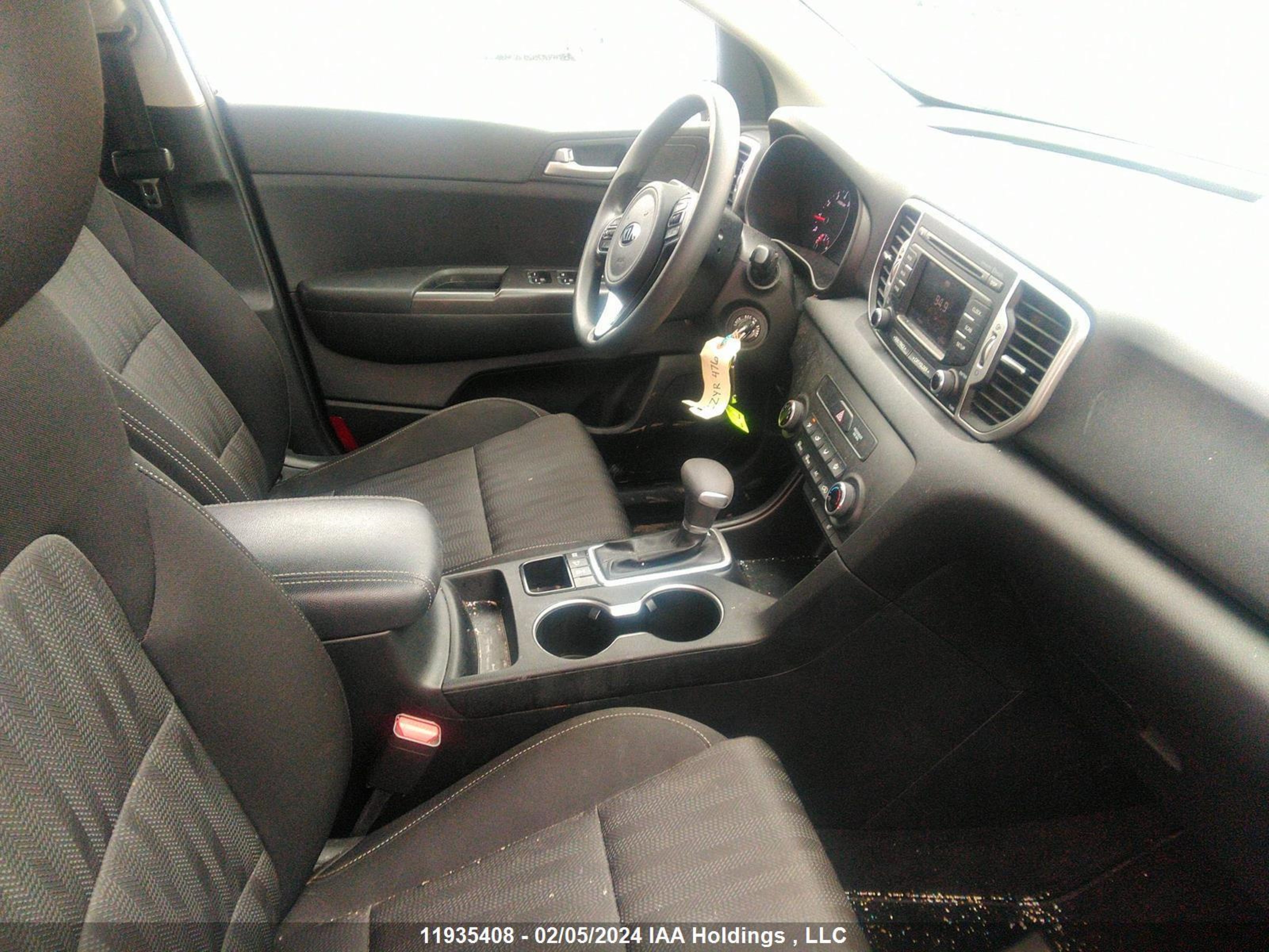 Photo 4 VIN: KNDPMCAC3K7525044 - KIA SPORTAGE 