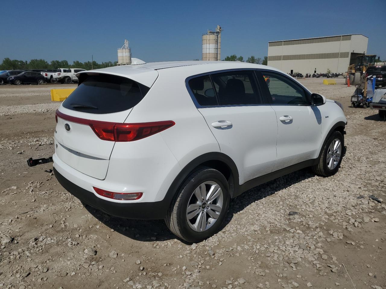 Photo 2 VIN: KNDPMCAC4J7329483 - KIA SPORTAGE 